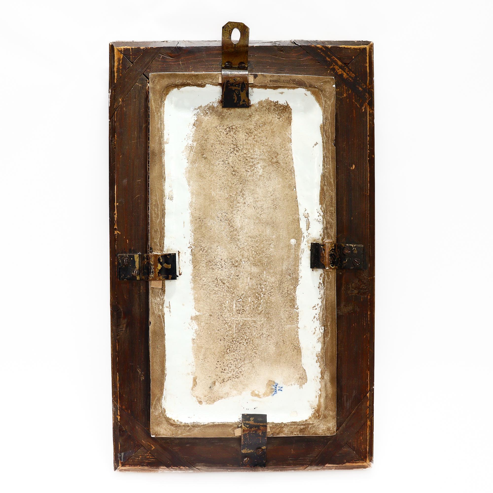 XVIIIe siècle et antérieur Grande plaque ancienne en porcelaine de Capodimonte représentant une naïade ou une nymphe d'eau en vente