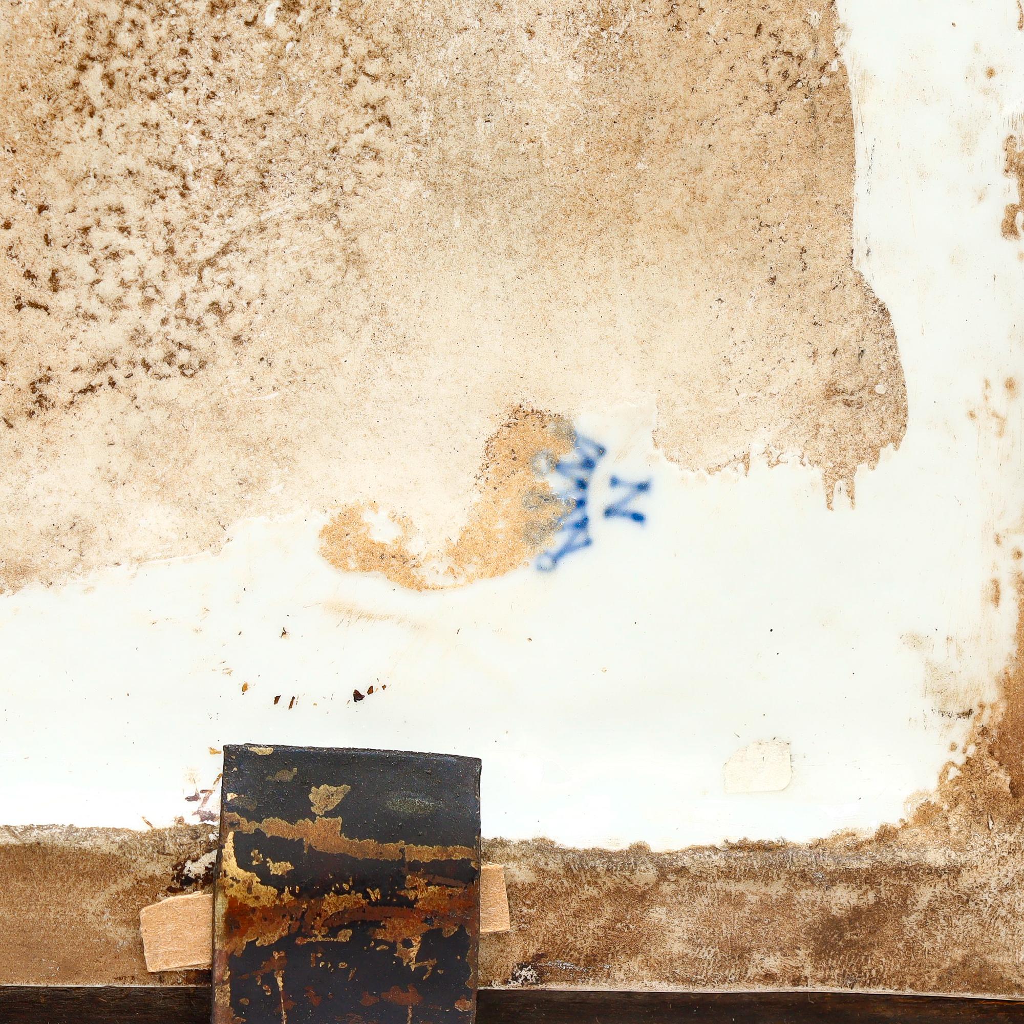 Grande plaque ancienne en porcelaine de Capodimonte représentant une naïade ou une nymphe d'eau en vente 1