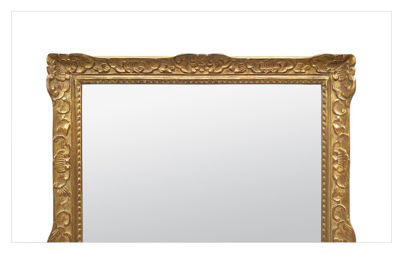 Français Grand miroir ancien en bois doré sculpté et sculpté, style Louis XIV, vers 1965 en vente