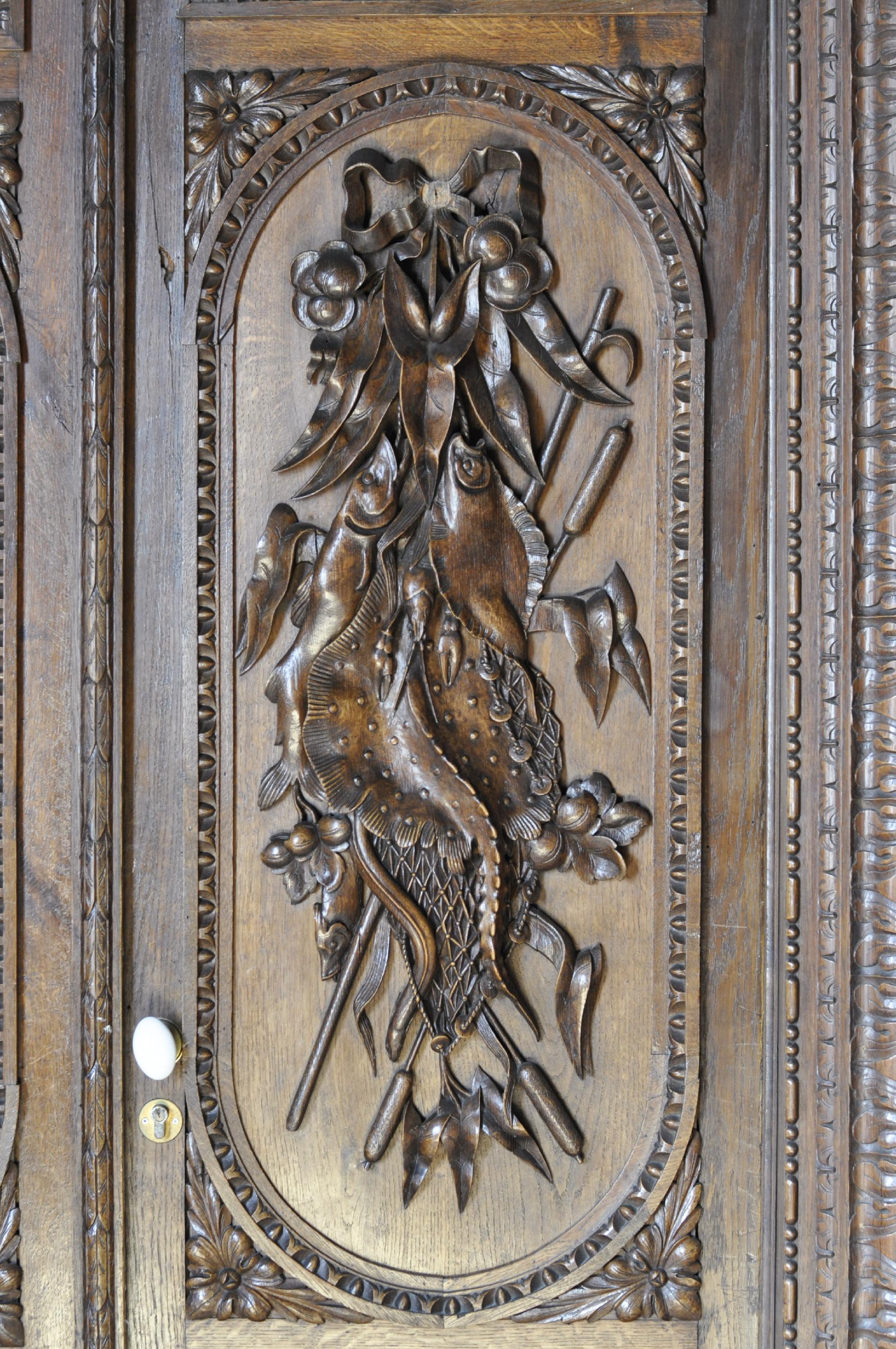 Large antique carved oak wood paneled room For Sale 2