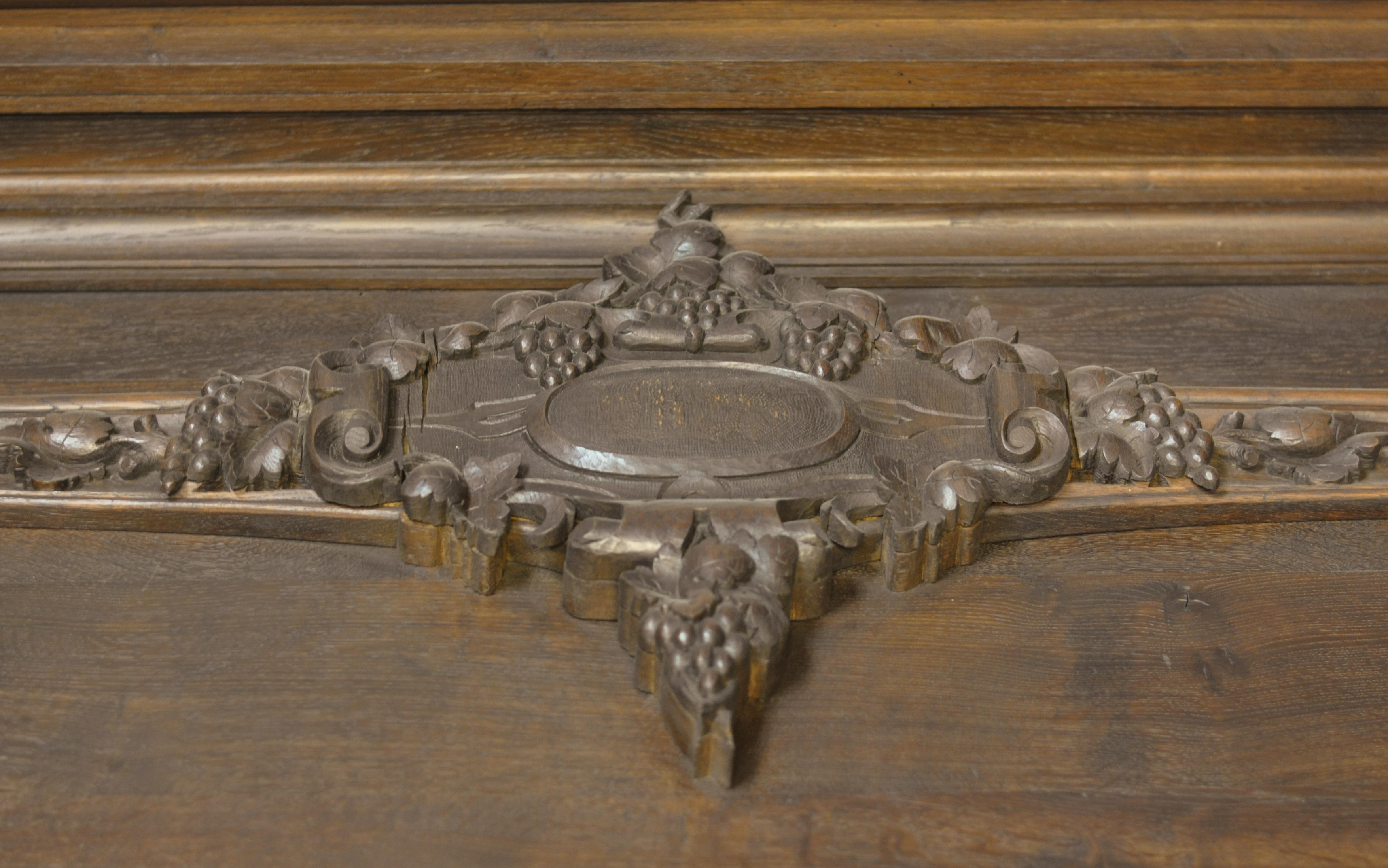Large antique carved oak wood paneled room For Sale 6