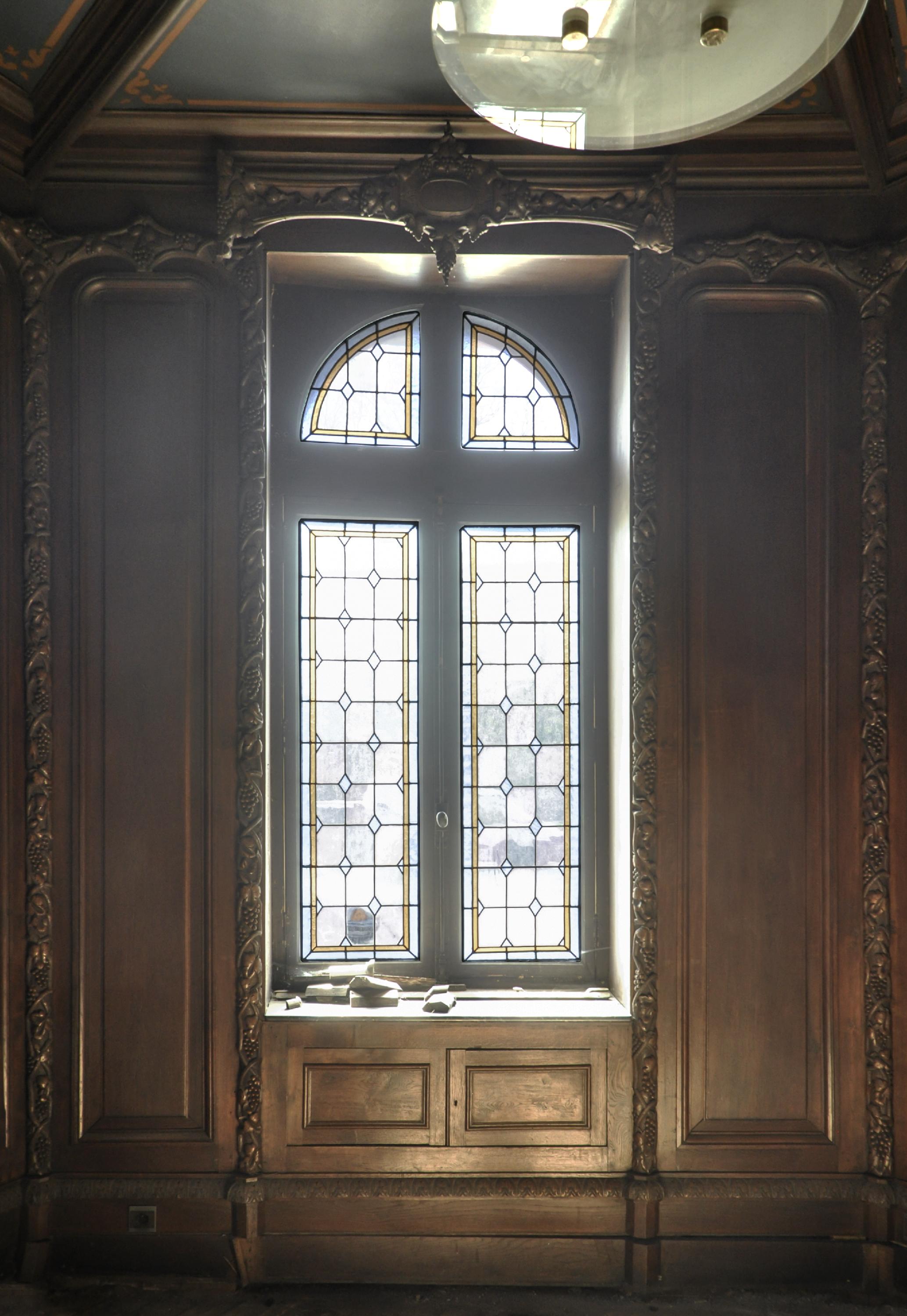Großes antikes geschnitztes Eichenholz getäfeltes Zimmer (Geschnitzt) im Angebot