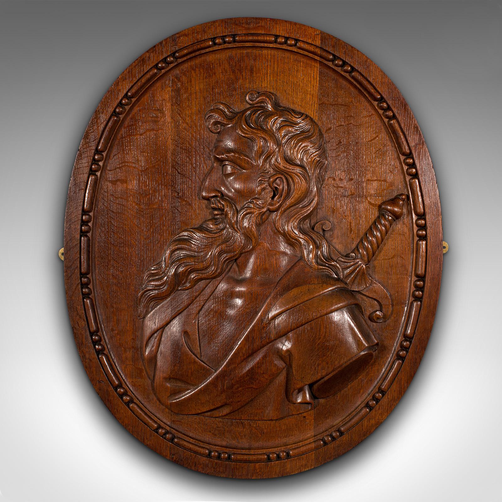 This is a large antique carved portrait. An Italian, oak decorative relief panel, dating to the late Victorian period, circa 1900.

Of superb proportion and wonderful craftsmanship
Displays a desirable aged patina and in good order
Select oak stocks