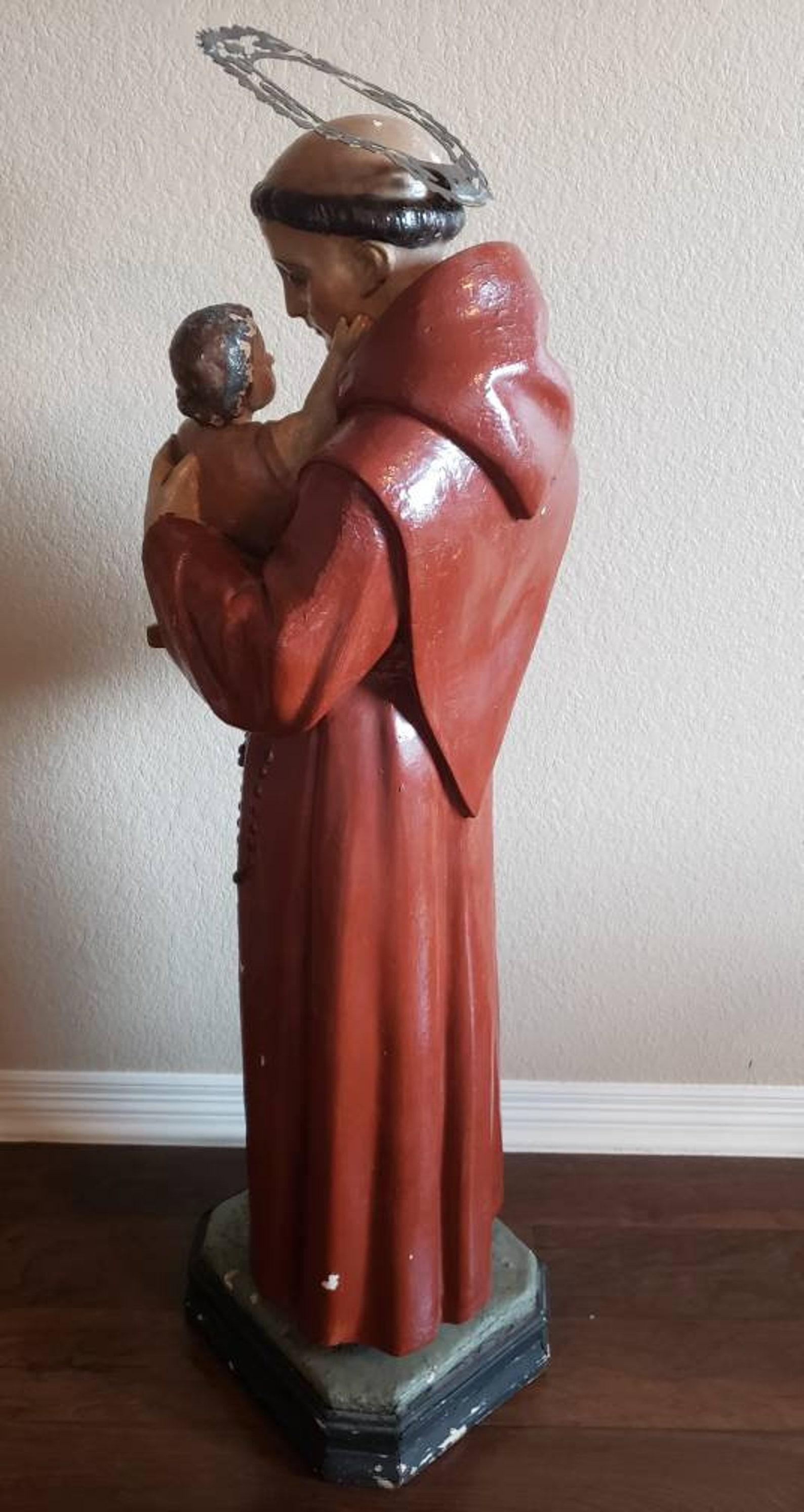 Sculpté à la main Grande figurine religieuse ancienne sculptée d'autel en vente
