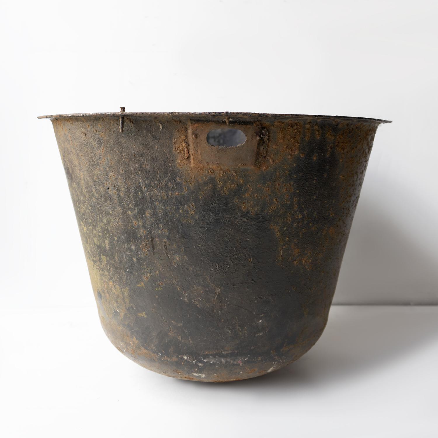 Large Antique Cast Iron Cauldron Pot Garden Planter Late 19th/Early 20th Century For Sale 1
