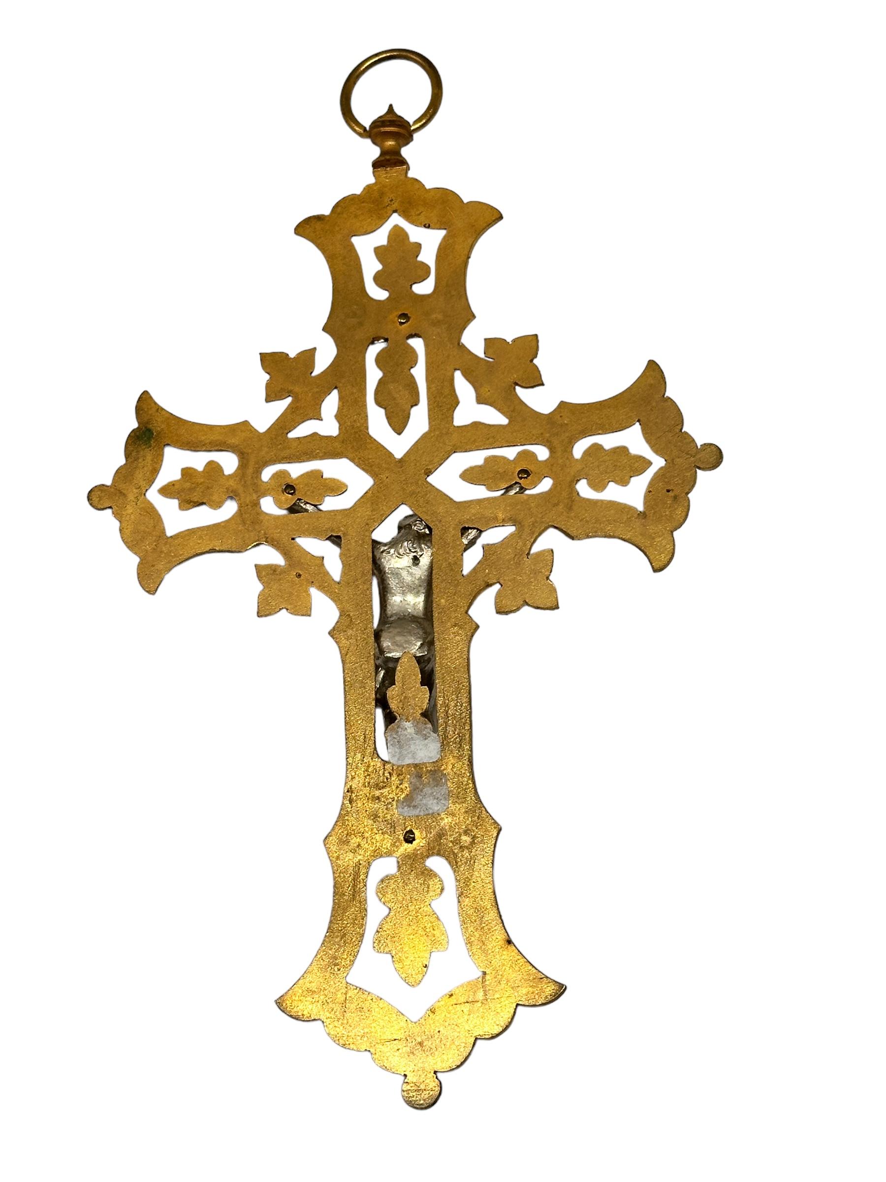 20ième siècle Grand pendentif Crucifix catholique ancien en laiton, bronze doré et nickel, Antique Autriche en vente