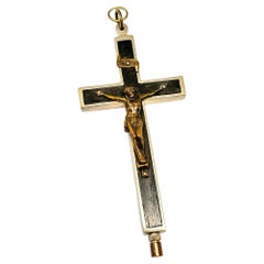 Grande boîte de prêtre catholique ancienne Pendentif Crucifix avec onze reliques des saints