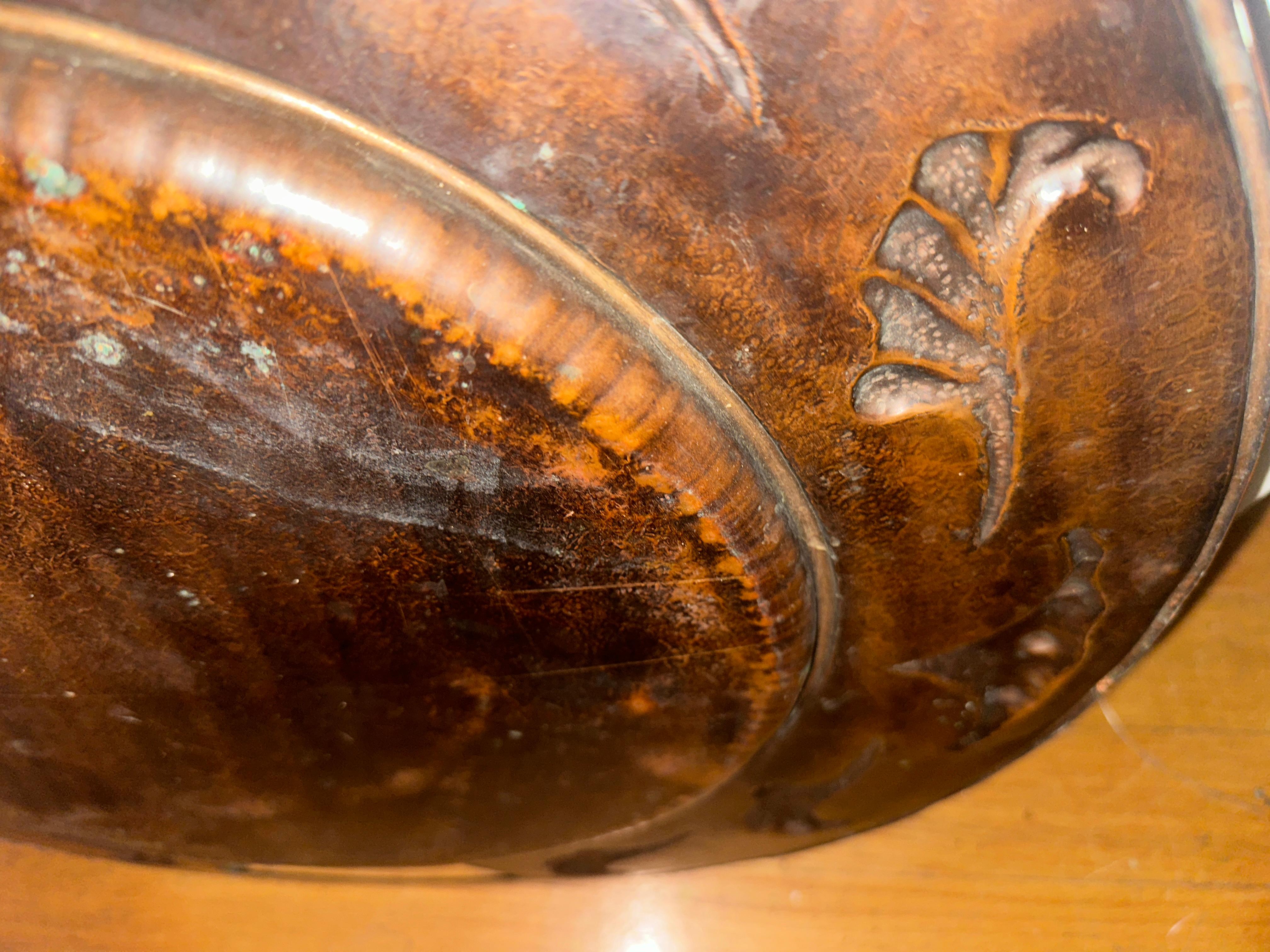 Grande Antico  ARTE e CRAFT  Charger in rame martellato dell'epoca Stickley. in vendita 12