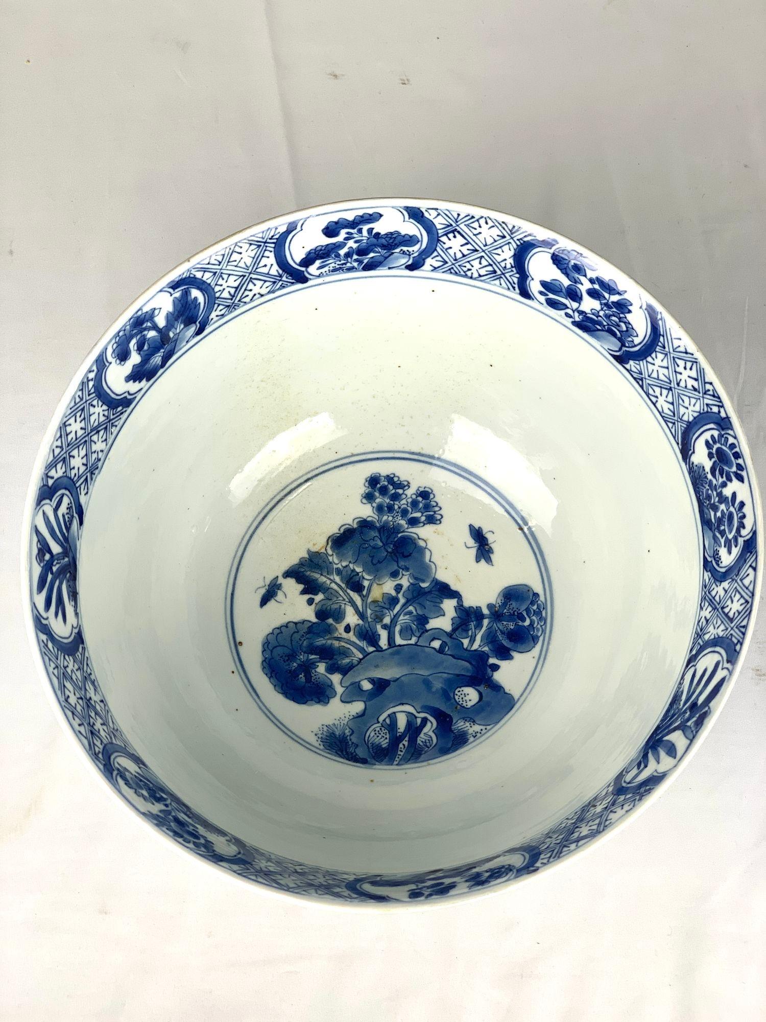 Gran Cuenco Antiguo de Porcelana China Azul y Blanco Pintado a Mano Circa 1770 Chino