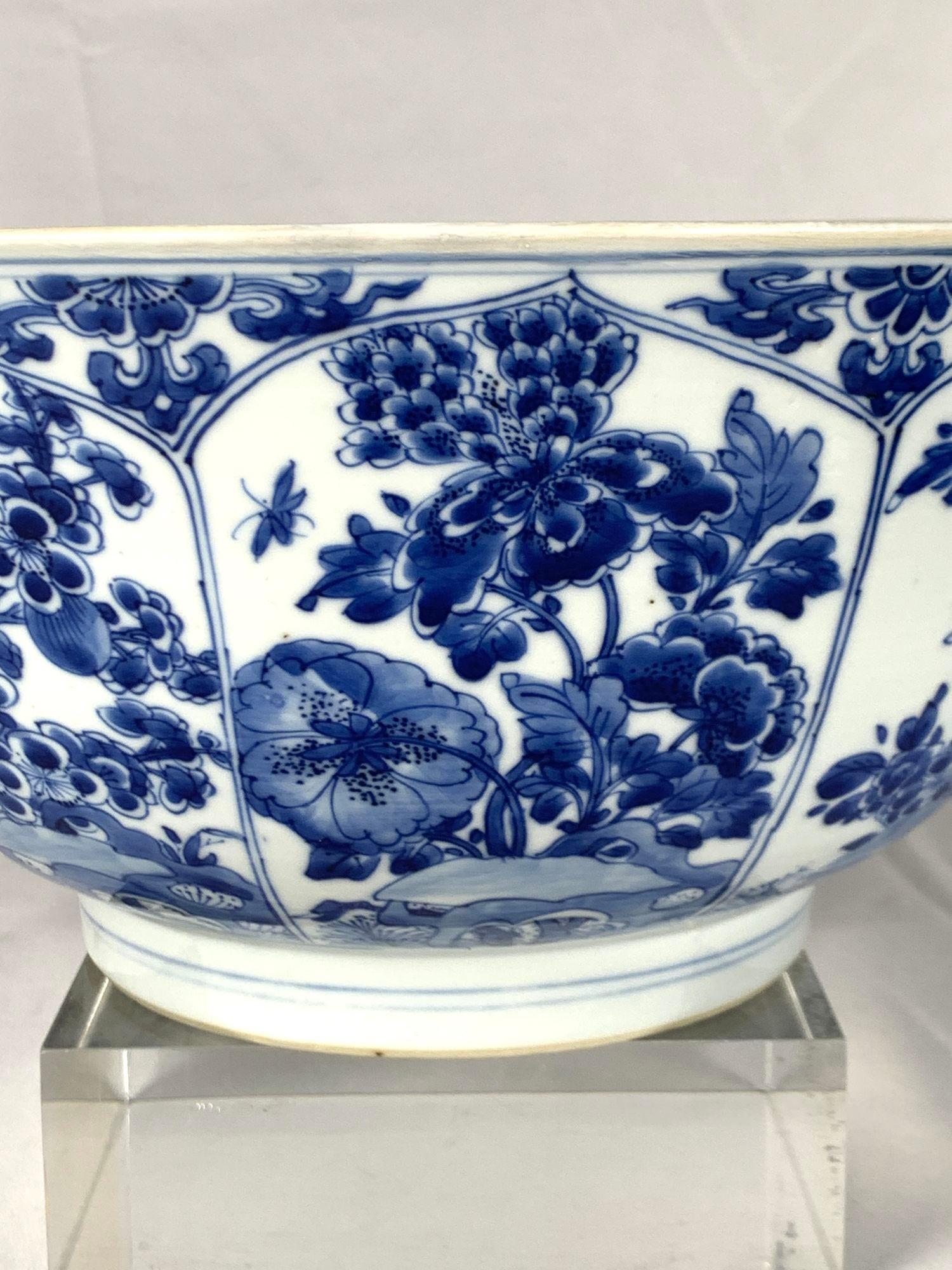 Gran Cuenco Antiguo de Porcelana China Azul y Blanco Pintado a Mano Circa 1770 Pintado a mano