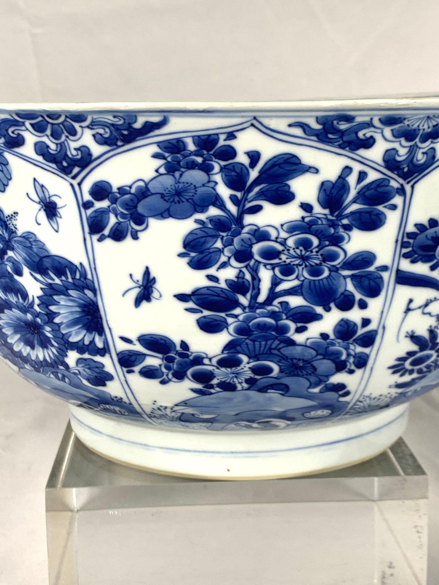 Gran Cuenco Antiguo de Porcelana China Azul y Blanco Pintado a Mano Circa 1770 1