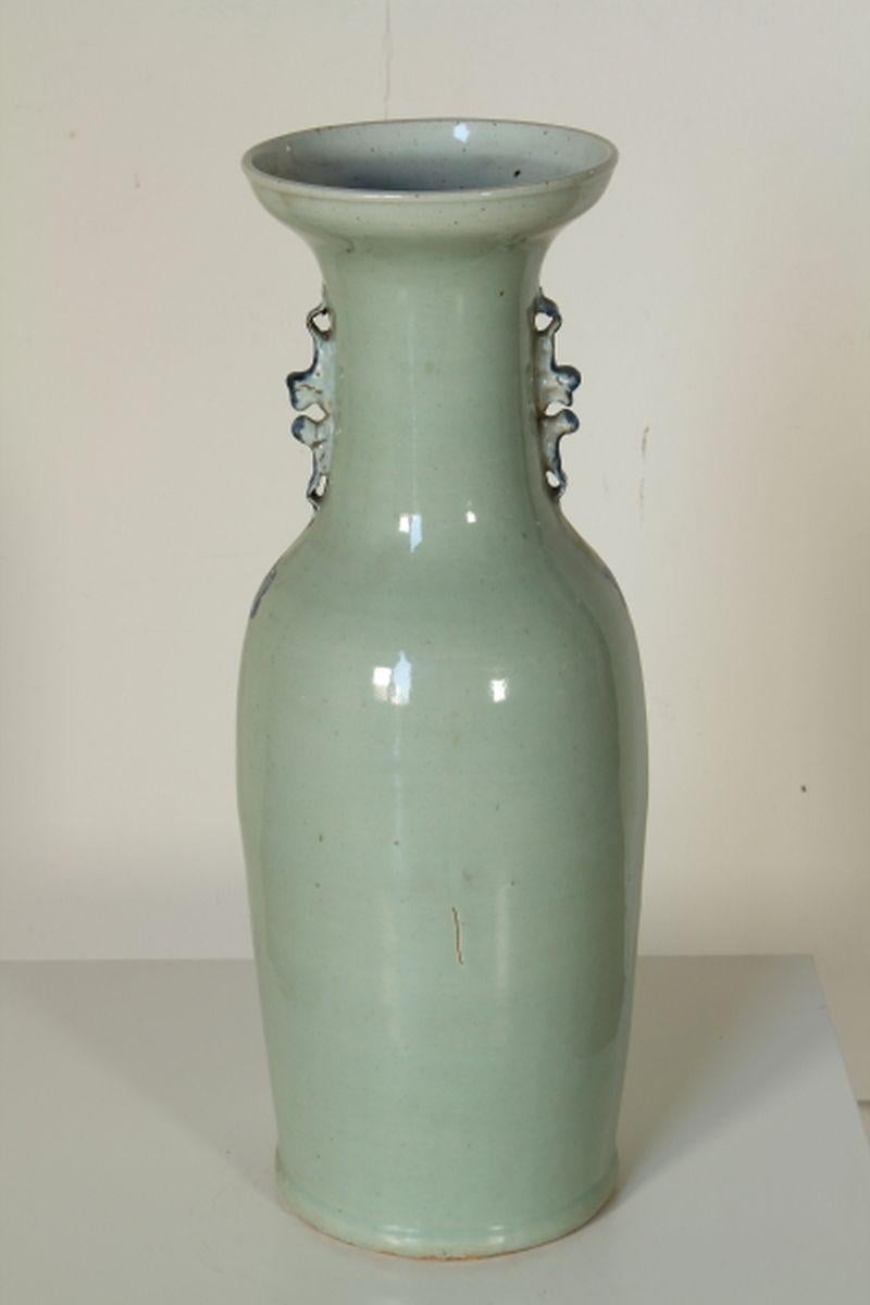 Large Antique Chinese Blue and White Vase, 19th Century In Excellent Condition For Sale In Los Angeles, CA