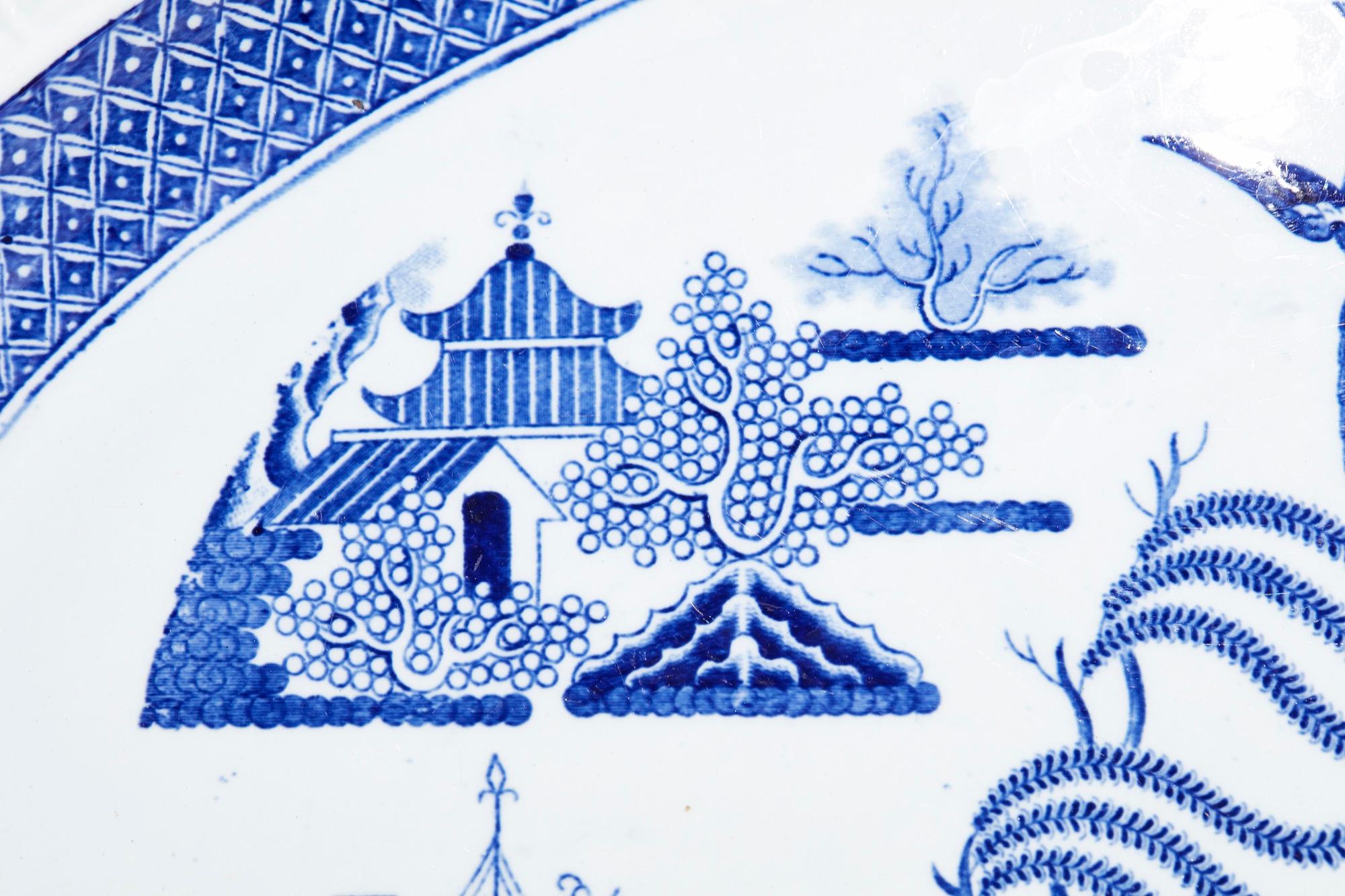 Large Antique Chinese Blue and White Willow Pattern Meat Platter In Excellent Condition In Stutton, GB