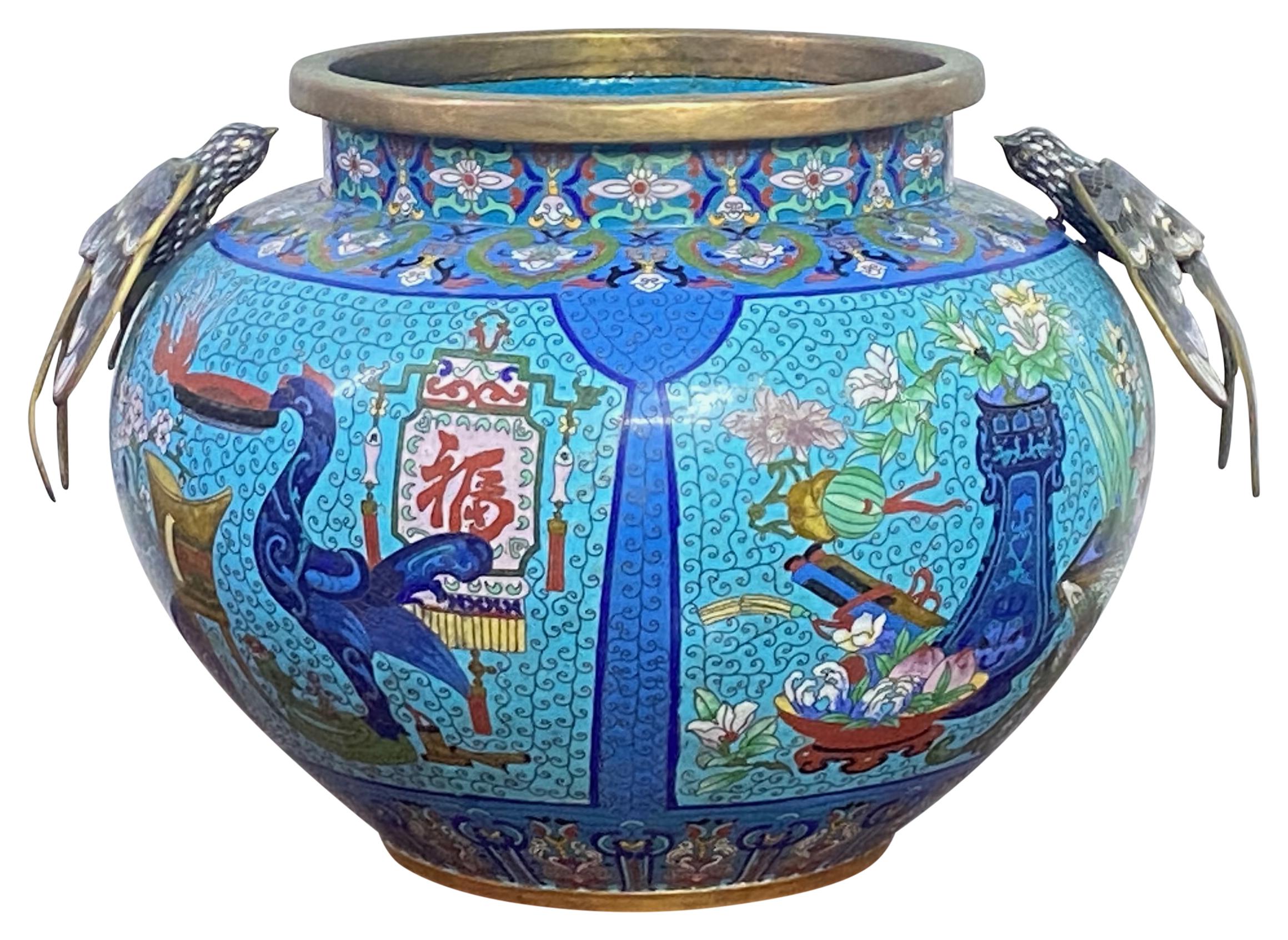 Grande urne chinoise ancienne en cloisonné et laiton Bon état - En vente à San Francisco, CA