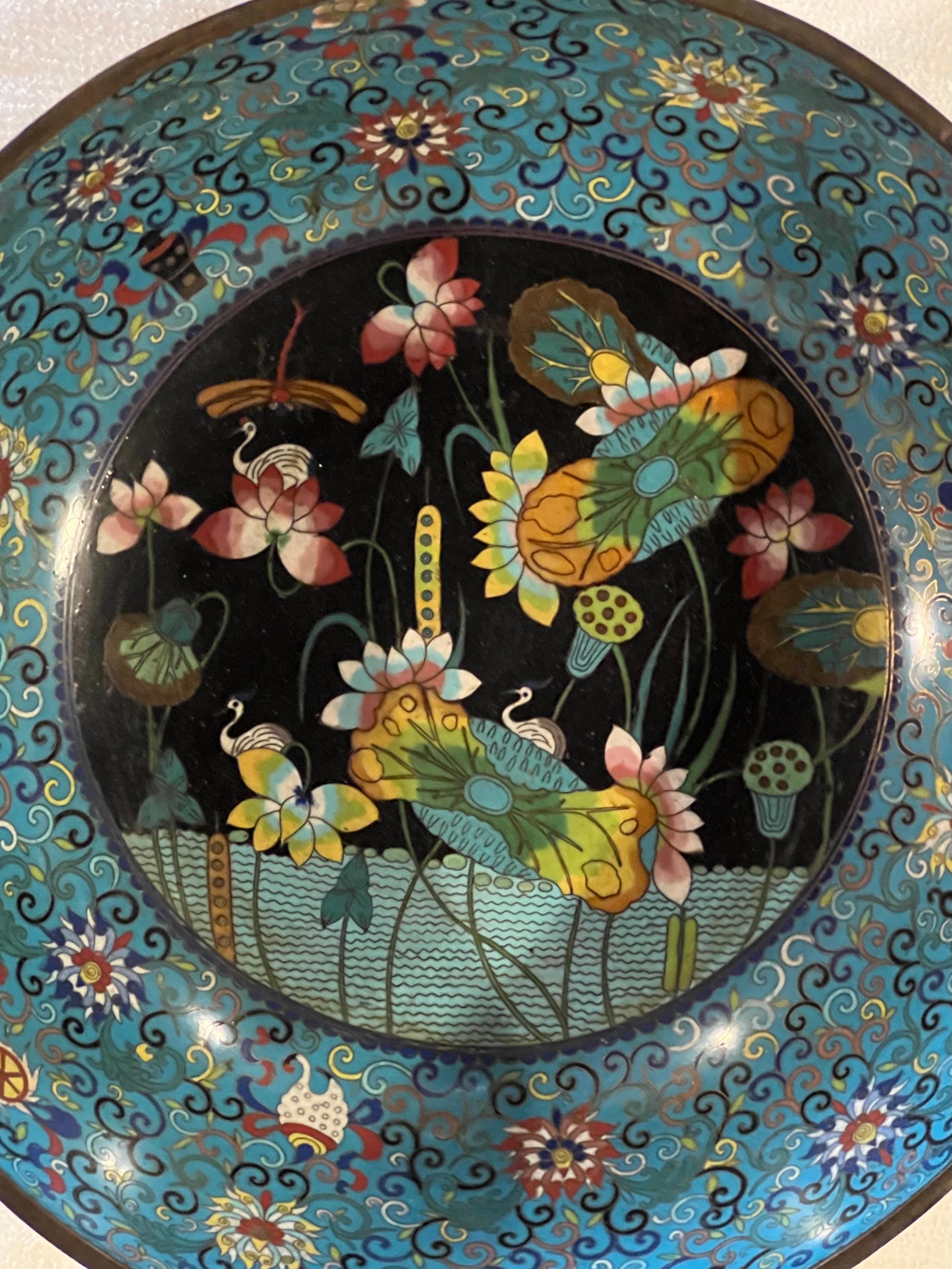 Grande ciotola antica cinese in cloisonne su supporto in legno massiccio personalizzato in vendita 7