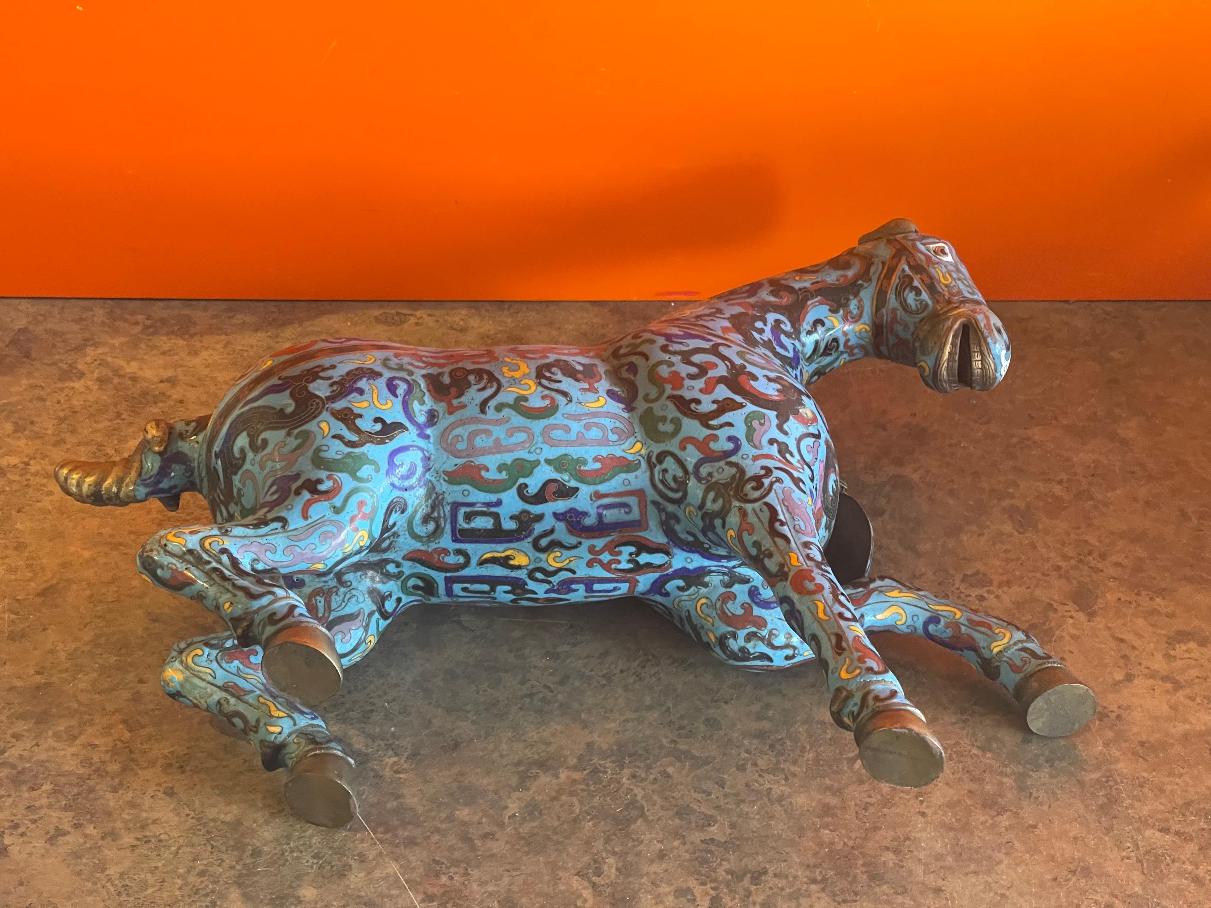 Grande sculpture chinoise ancienne de cheval de guerre en cloisonné en vente 8