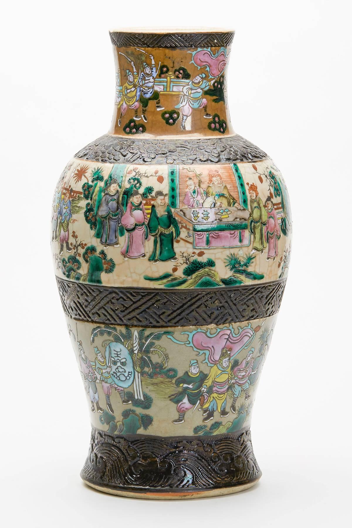 Large Antique Chinese Craquel Famille Rose Vase, 19th-Early 20th Century In Good Condition In Bishop's Stortford, Hertfordshire