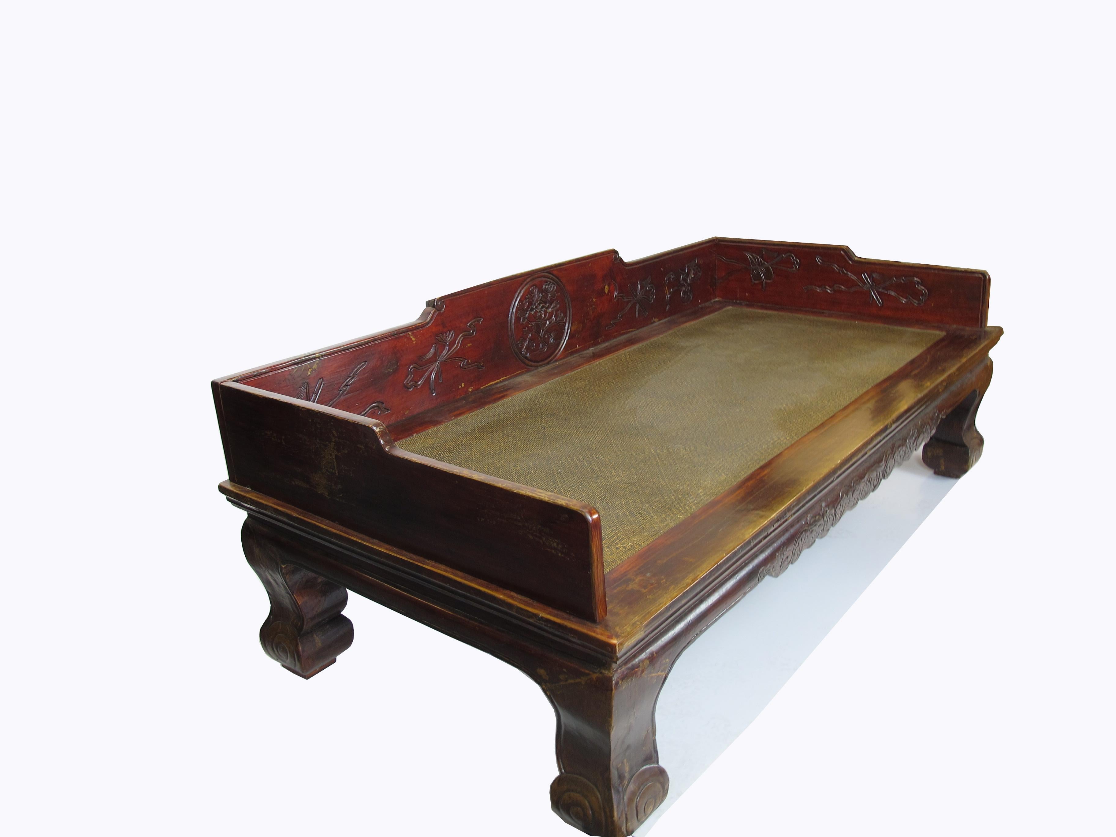 Large Antique Chinese Daybed In Good Condition For Sale In Merrimack, NH