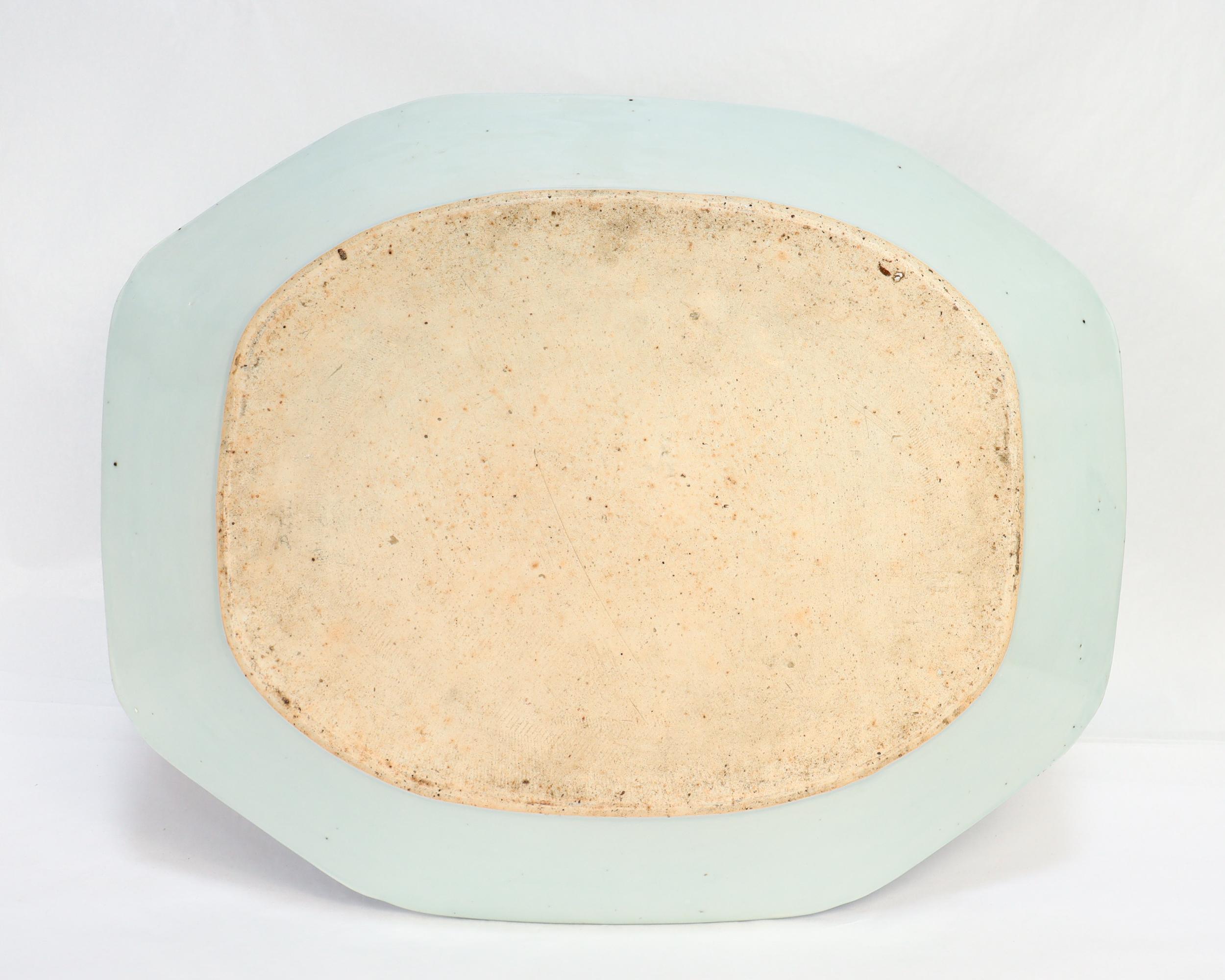 Große antike chinesische Export Blau & Weiß Kanton Porzellan Servierplatte/Tablett im Zustand „Gut“ im Angebot in Philadelphia, PA