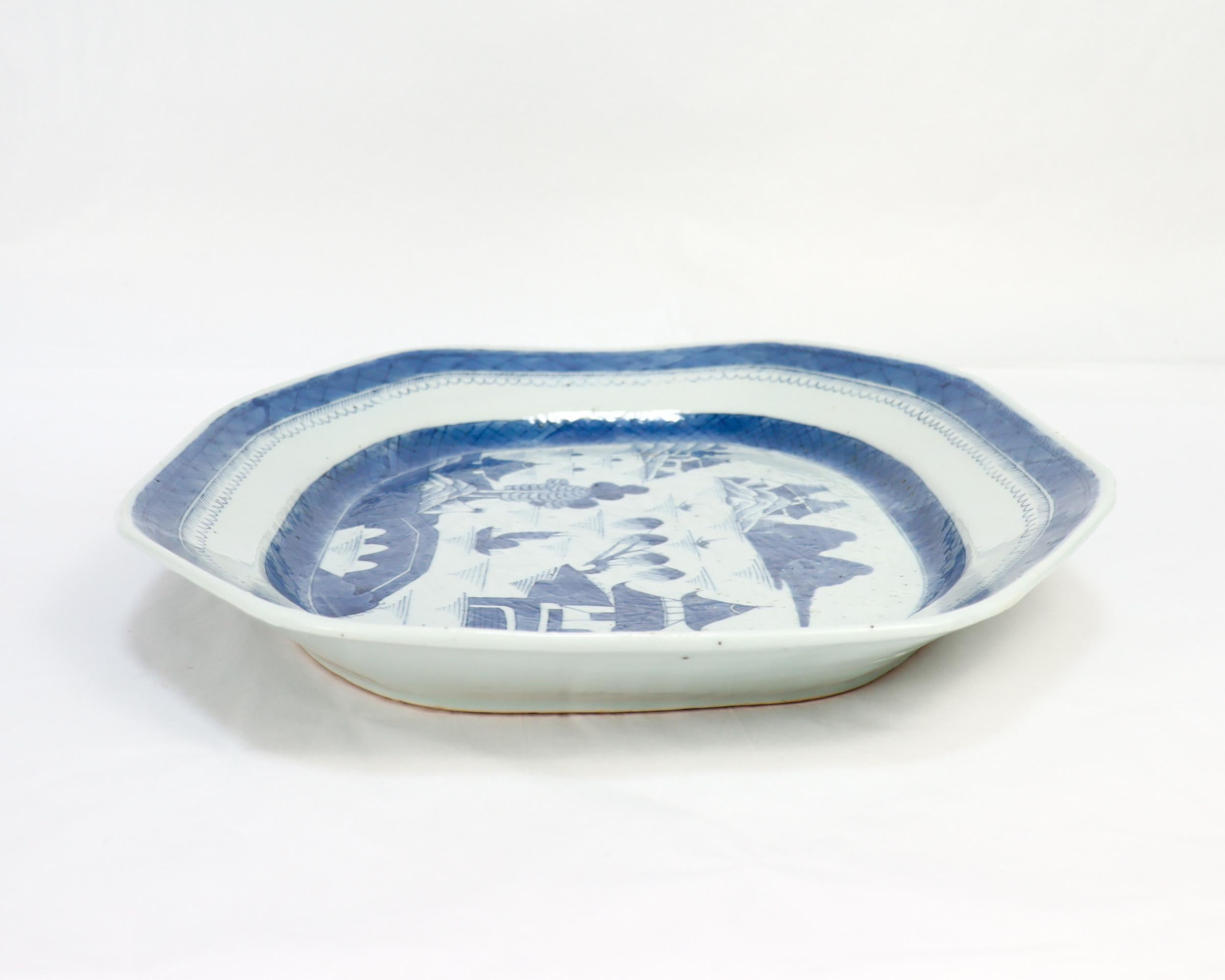 Große antike chinesische Export Blau & Weiß Kanton Porzellan Servierplatte/Tablett im Angebot 2