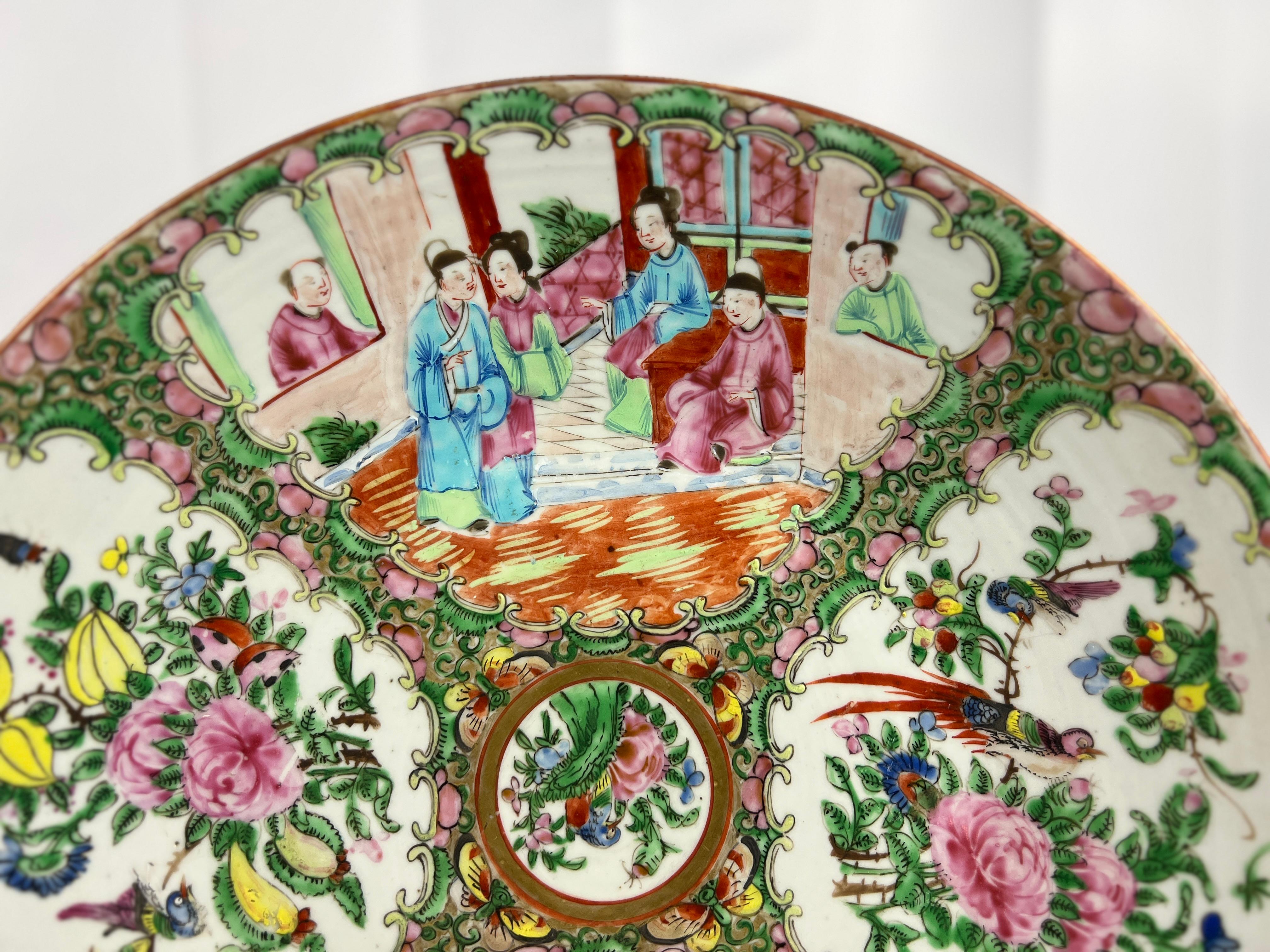 Plato grande antiguo de porcelana china Famille Rose Medallion 13.5