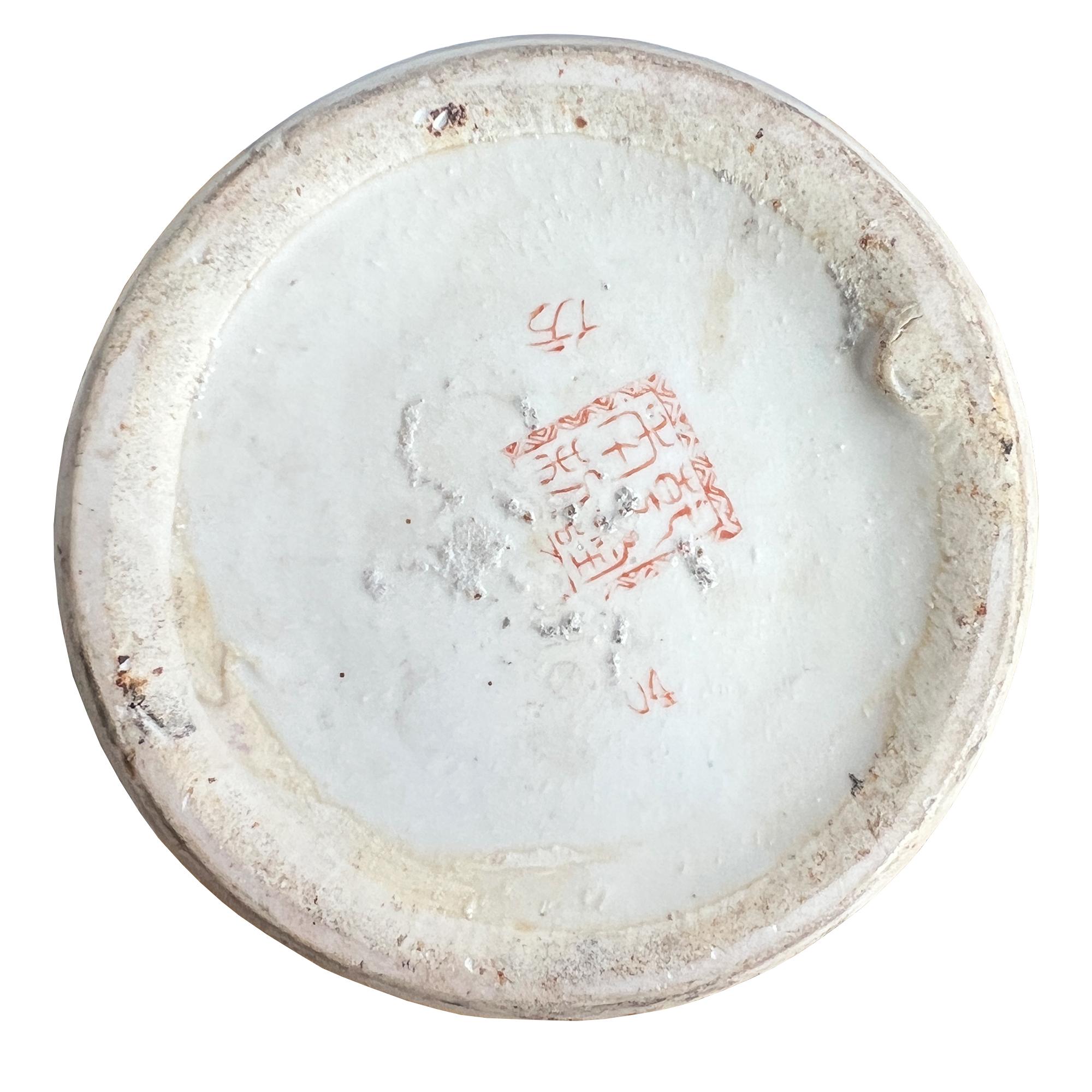 Grande vaso antico cinese in porcellana Famille Rose dipinto a mano con scena floreale in vendita 3