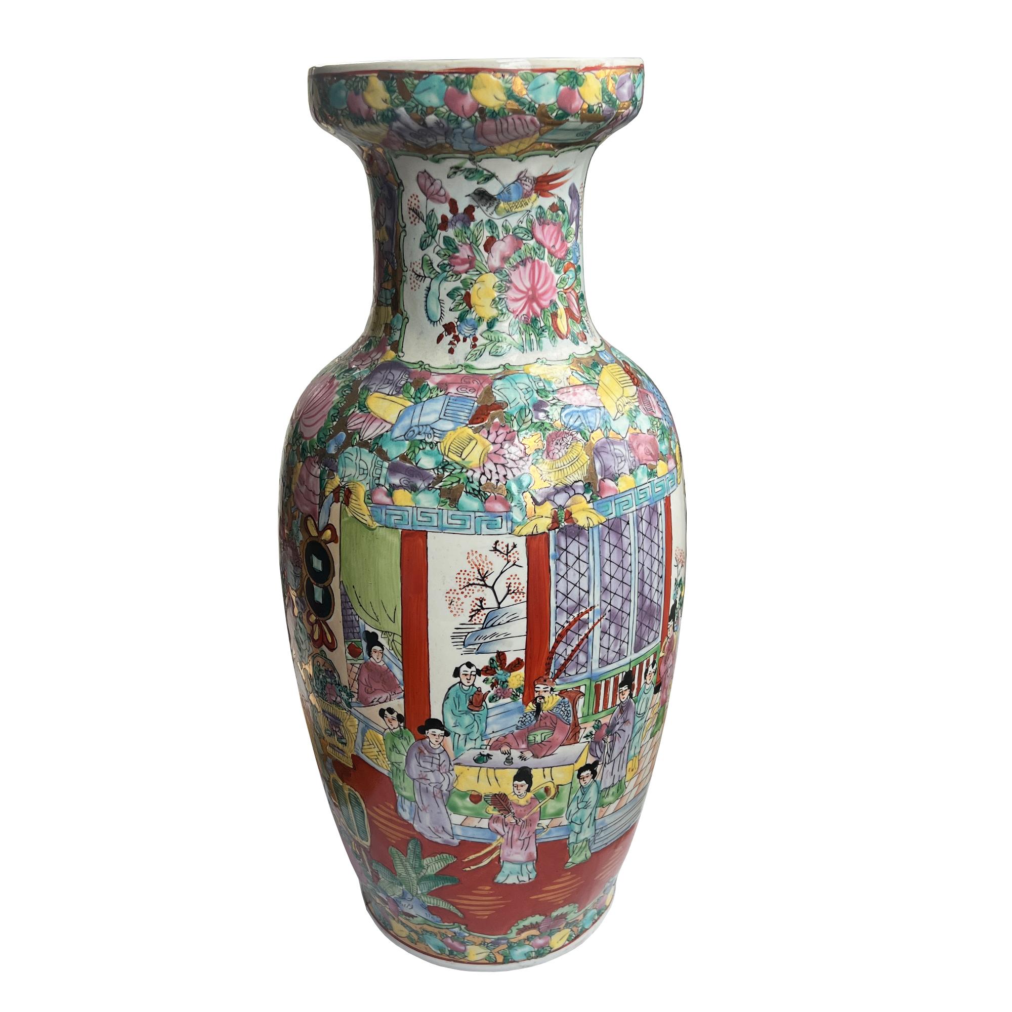 Cineserie Grande vaso antico cinese in porcellana Famille Rose dipinto a mano con scena floreale in vendita