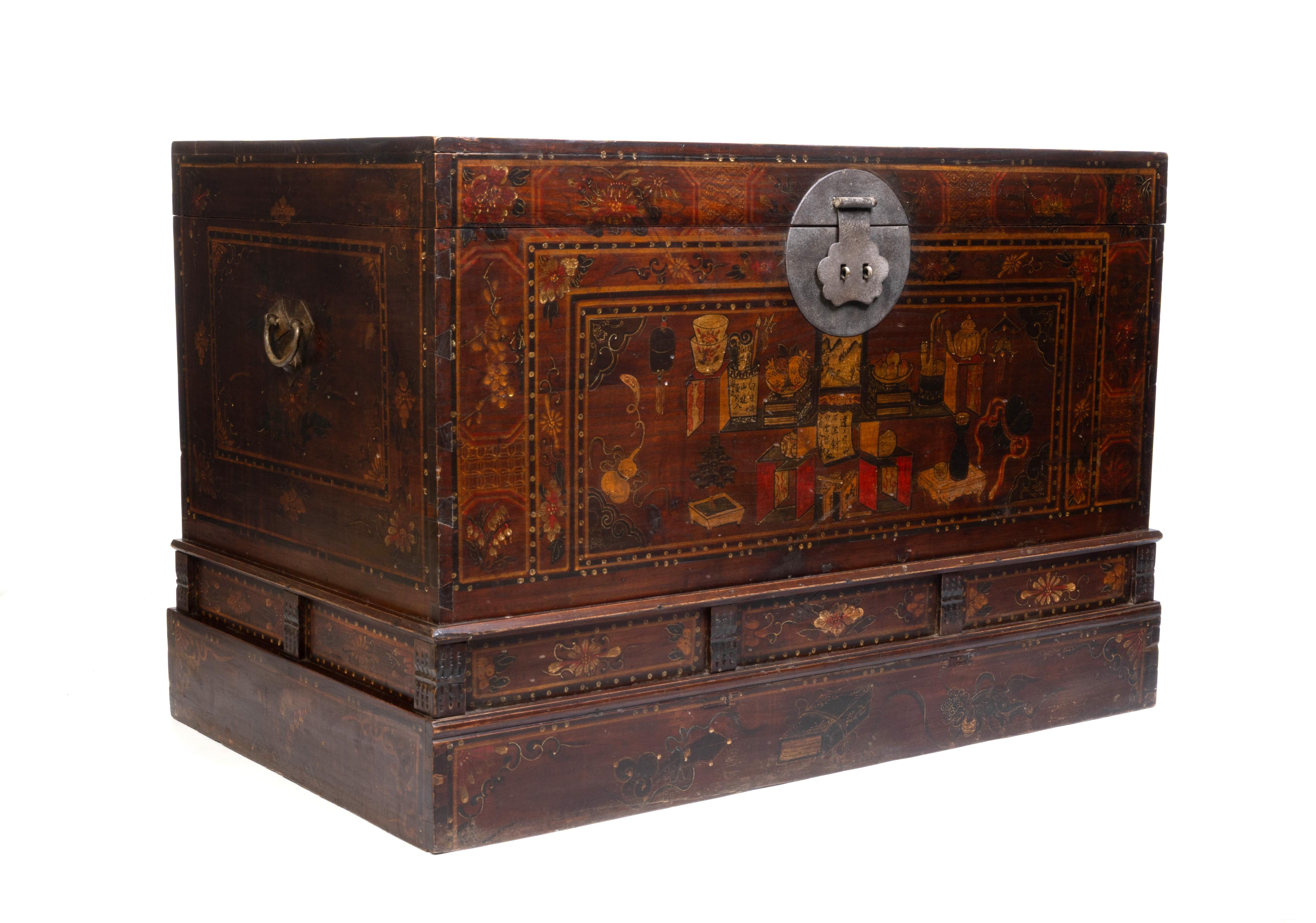 Antique Chinese Hand-painted and Lacquered Elm Blanket Chest
Early 20th Century, Late Qing dynasty.

A superb example, beautifully preserved. in very good condition with wear commensurate of age (please see photos).

Please message for a specific