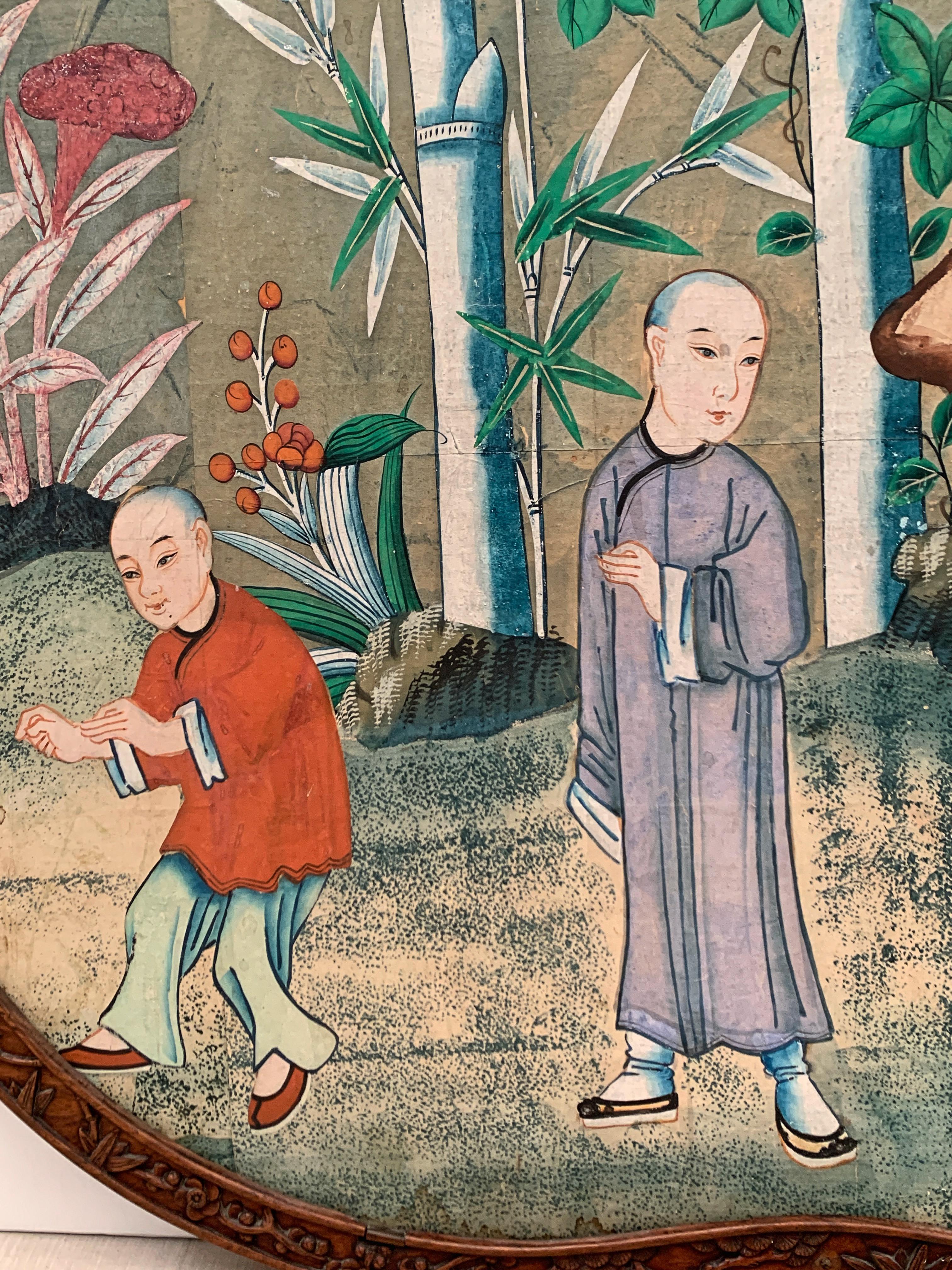 Exportation chinoise Grande section de papier peint chinois ancien peint à la main dans un cadre en bois de feuillus sculpté en vente
