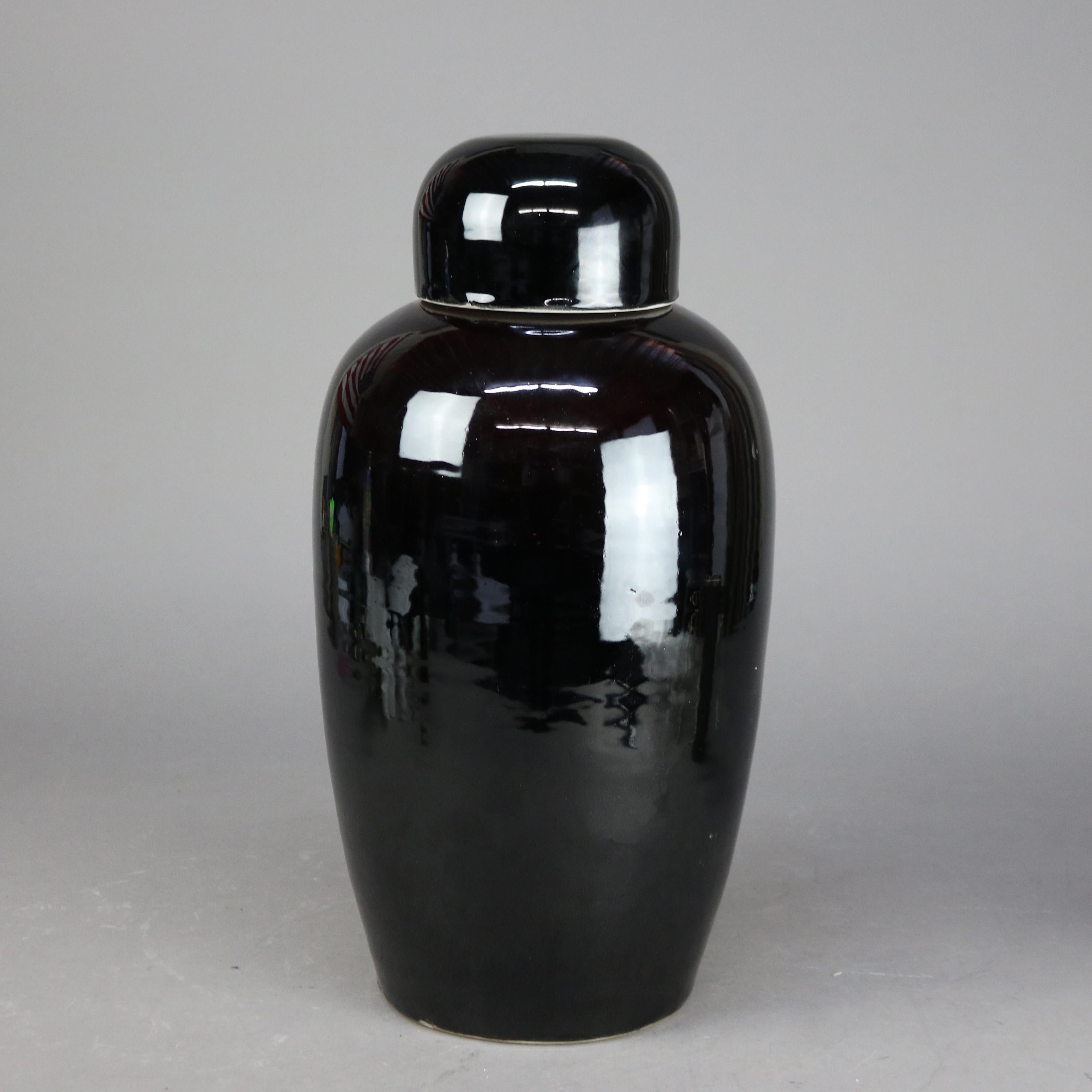 Grande vaso da tempio antico cinese a smalto nero C1930 In condizioni buone in vendita a Big Flats, NY
