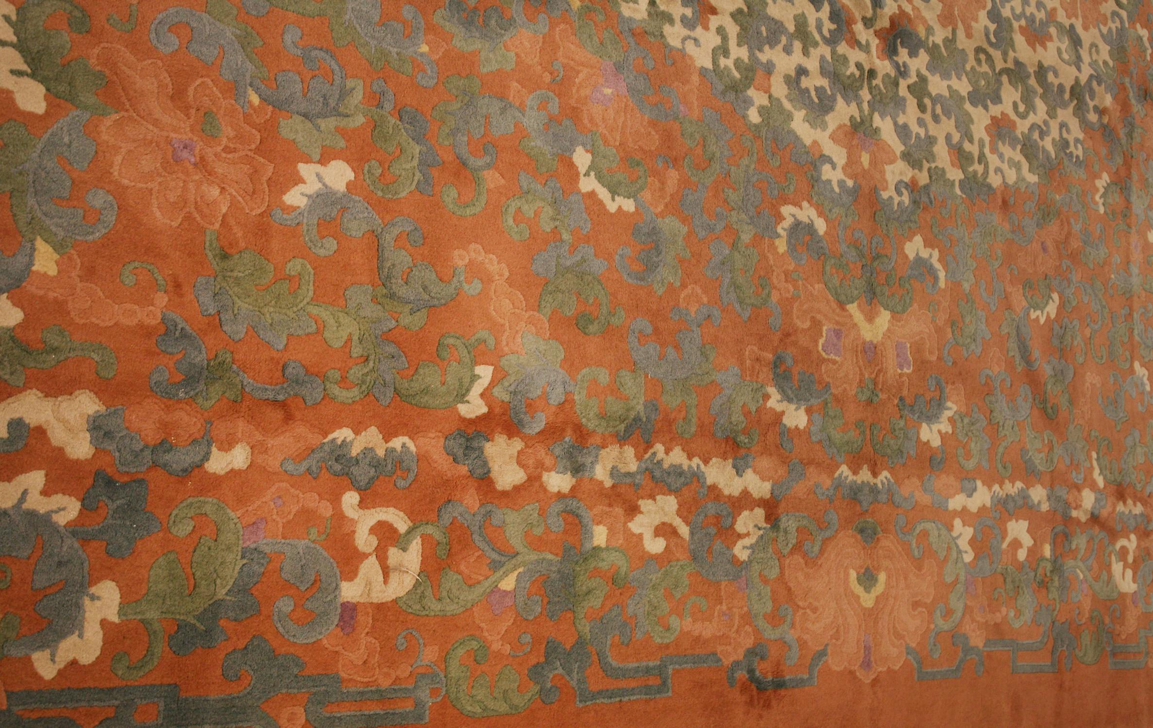 Large Antique Chinese Peking Wool Carpet, ca. 1940 In Good Condition For Sale In Ferrara, IT