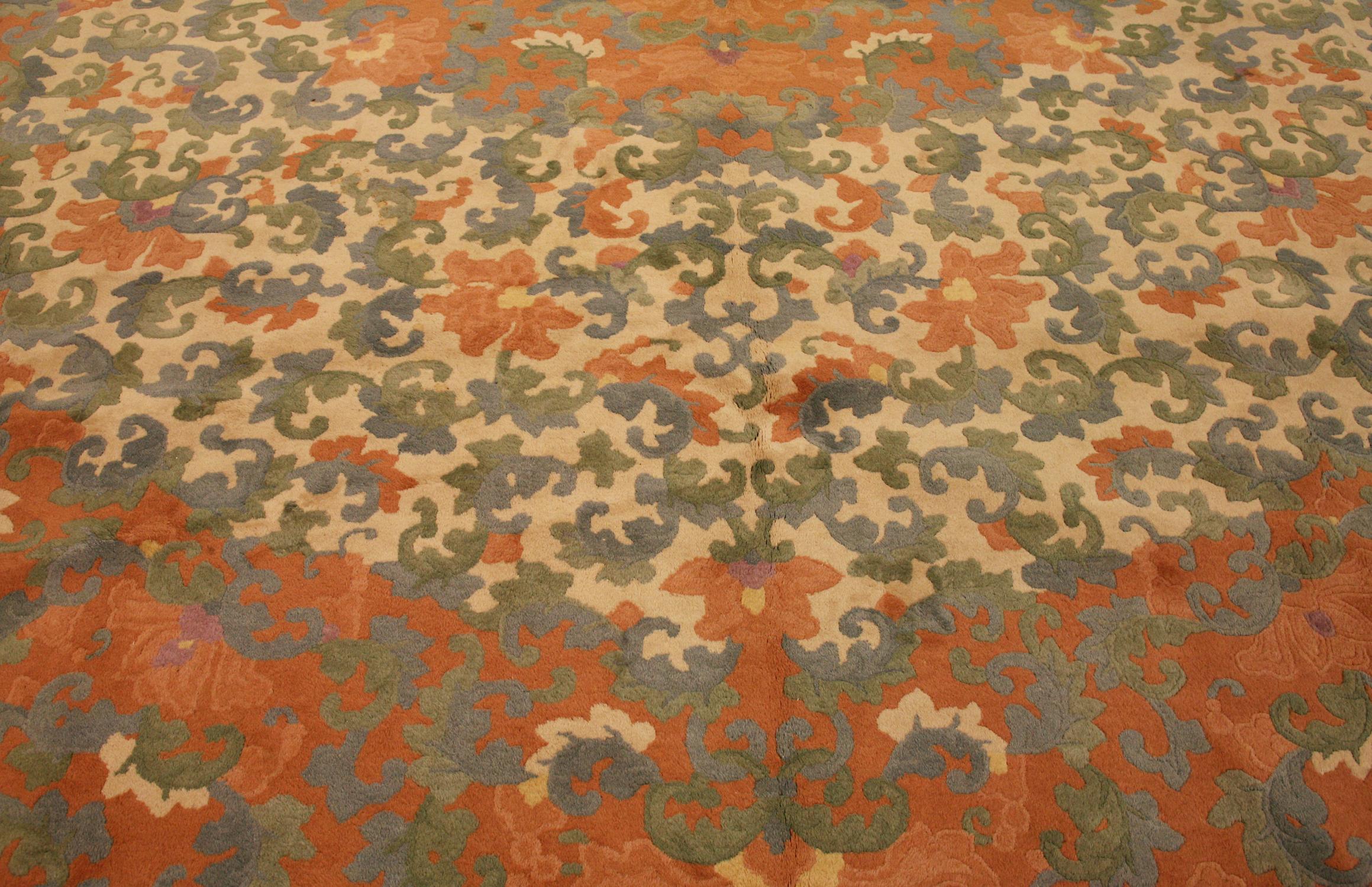 Large Antique Chinese Peking Wool Carpet, ca. 1940 For Sale 1