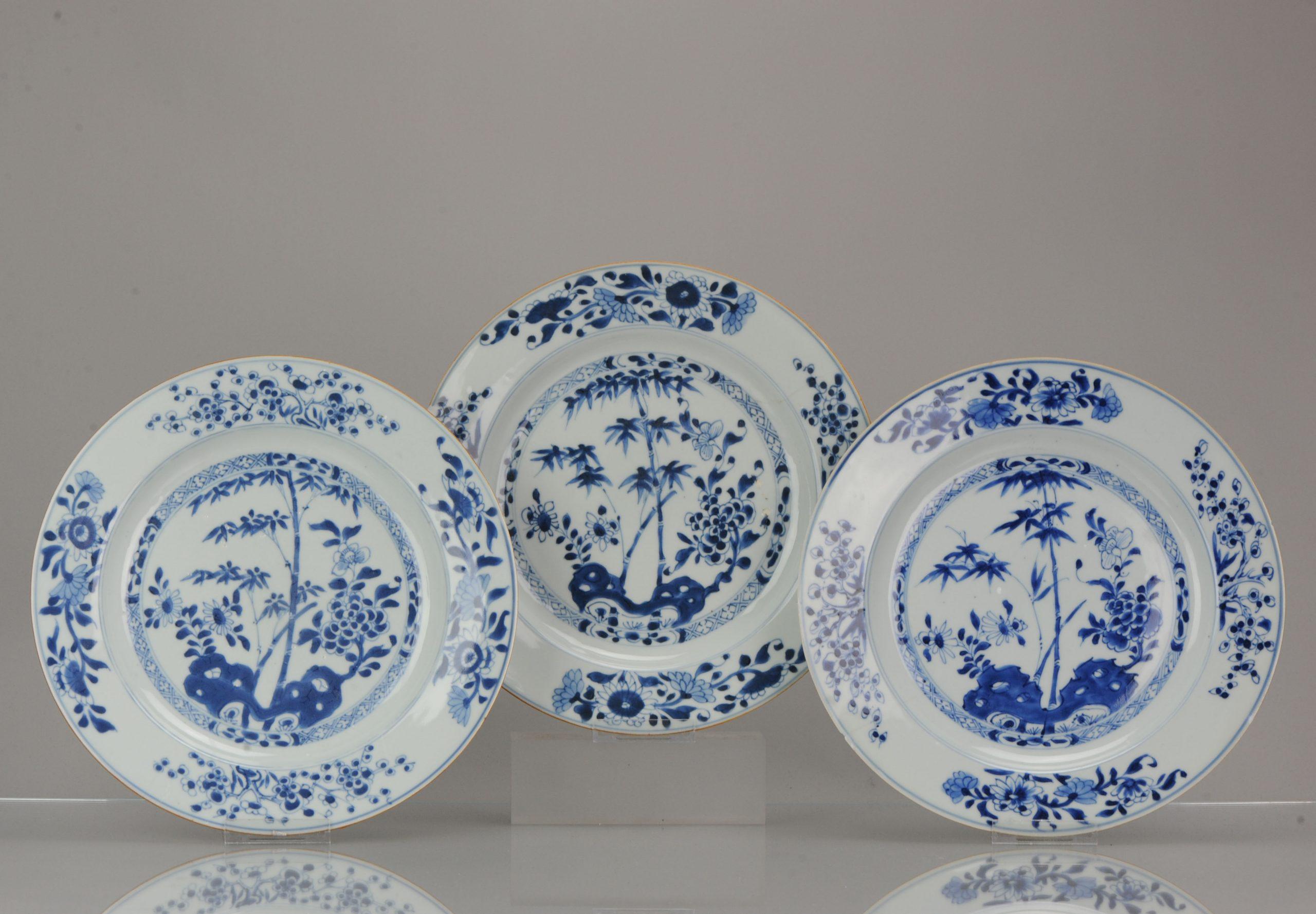 Large Antique Chinese Porcelain 18th C Kangxi Period Blue White Dinner Plates In Good Condition In Amsterdam, Noord Holland