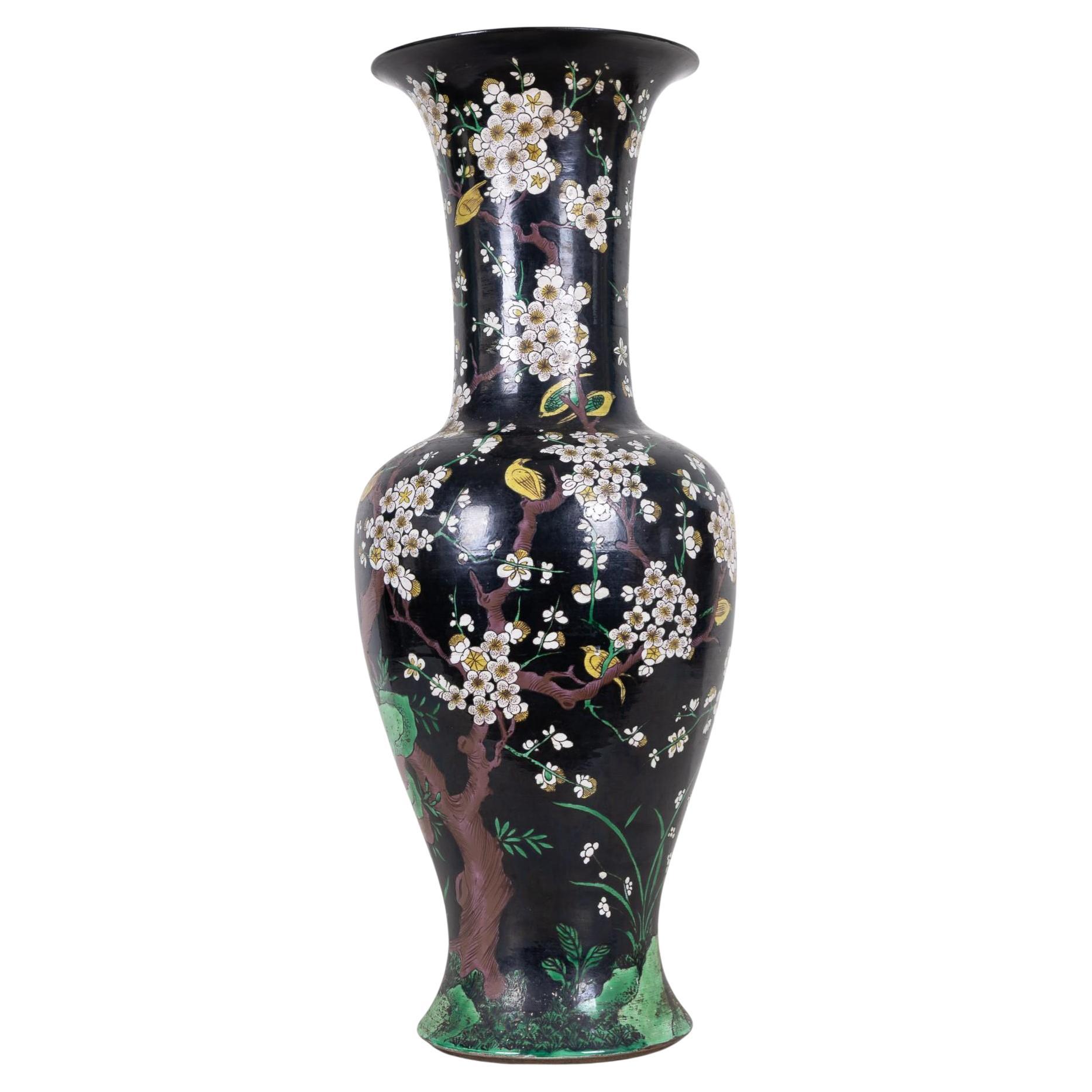 Grande porcellana cinese antica "Famille Noire  Vaso in vendita
