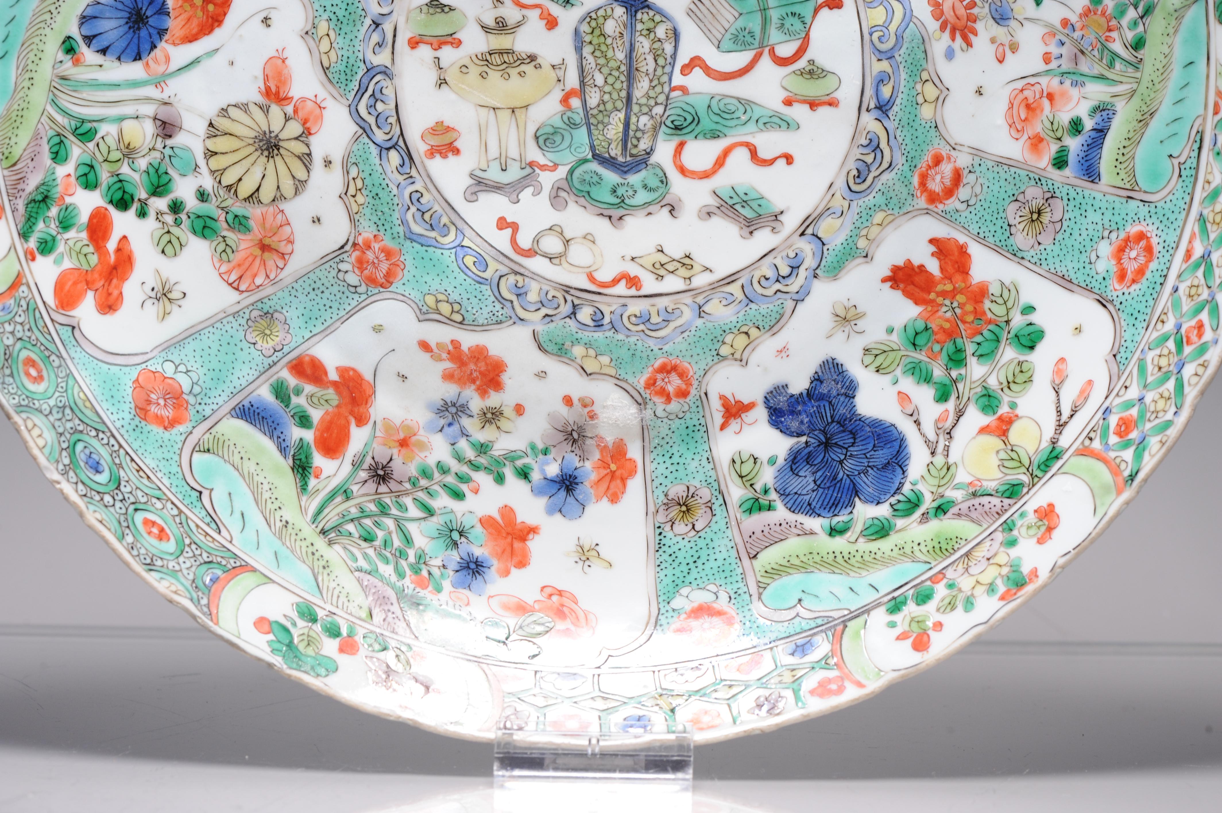 Large Antique Chinese Porcelain Famille Verte dish Flowers Landscape Kangxi In Fair Condition In Amsterdam, Noord Holland