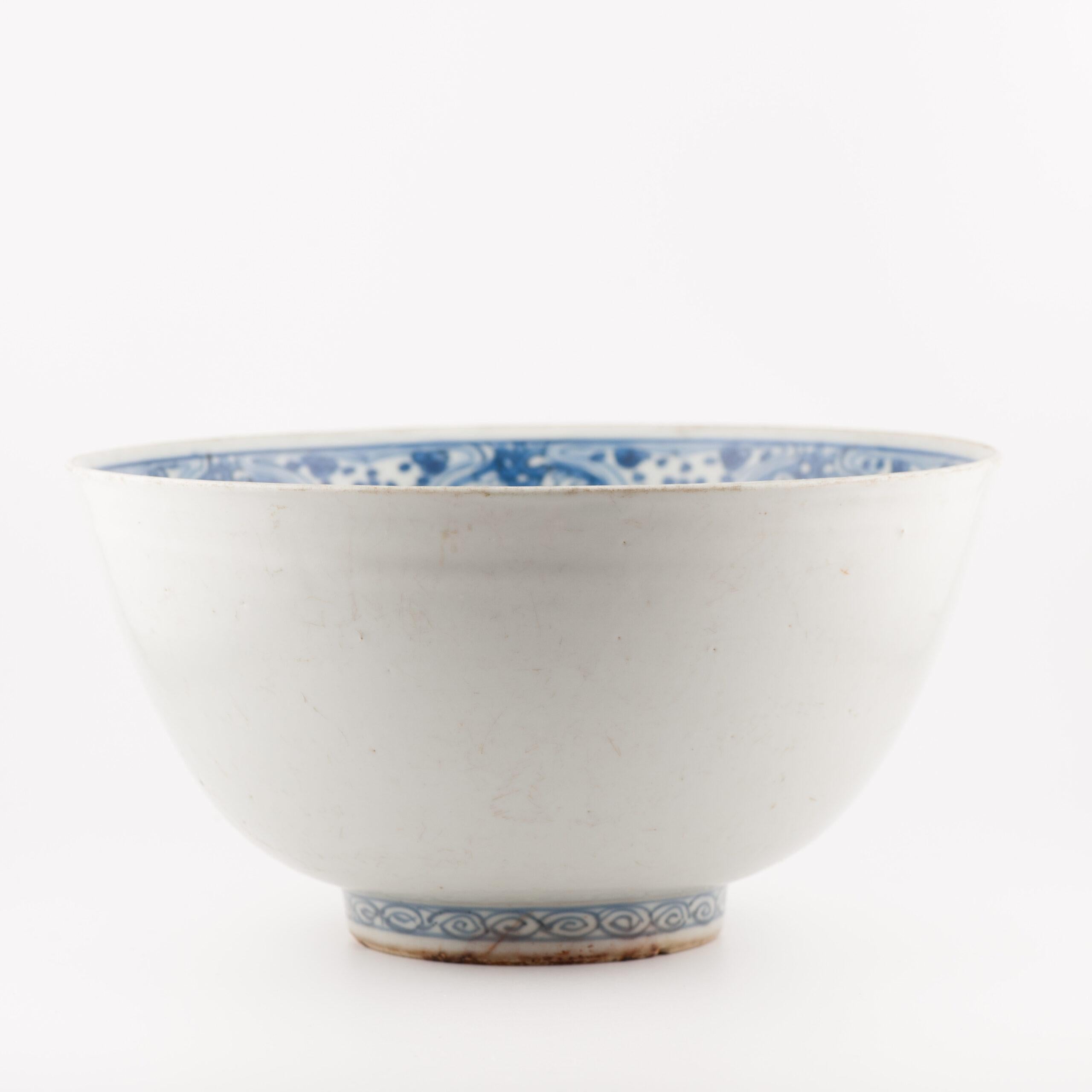 Large Antique Chinese Porcelain Jiajing - Wanli period 1560-1580 Bowl with Crane 2