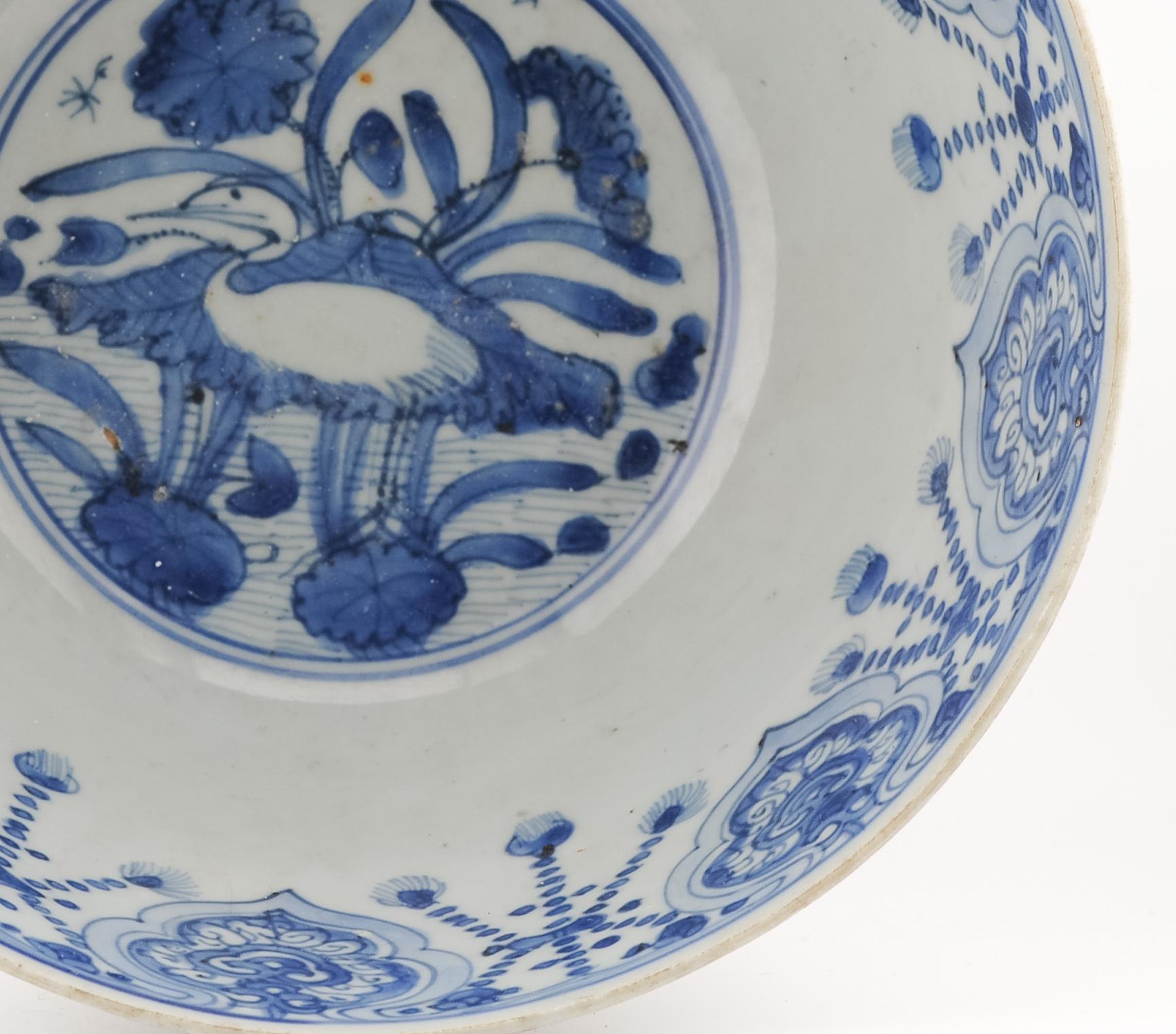 Large Antique Chinese Porcelain Jiajing - Wanli period 1560-1580 Bowl with Crane 4