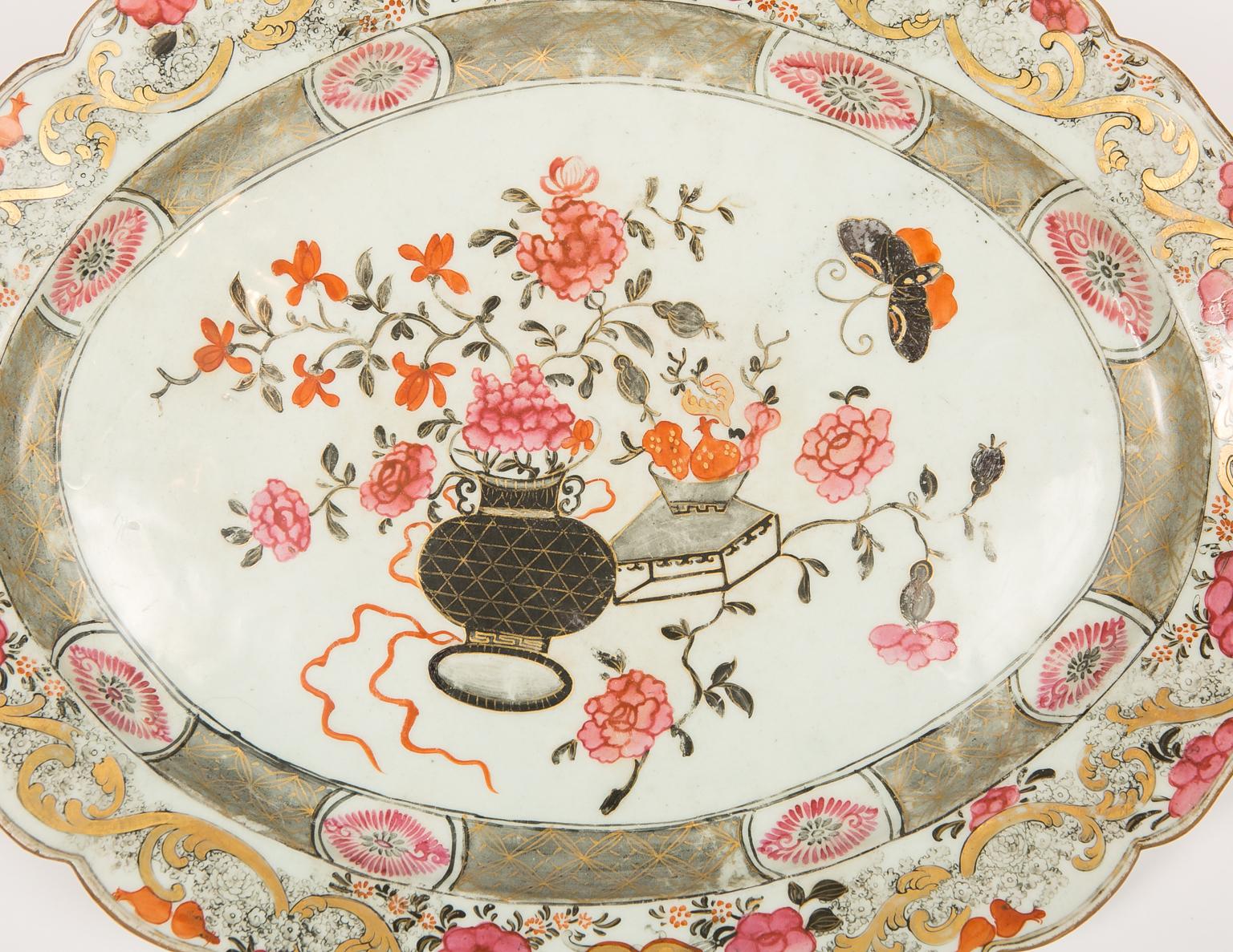 Chinese Export Large Antique Chinese Porcelain Platter Qing Dynasty,  Mid 19th Century