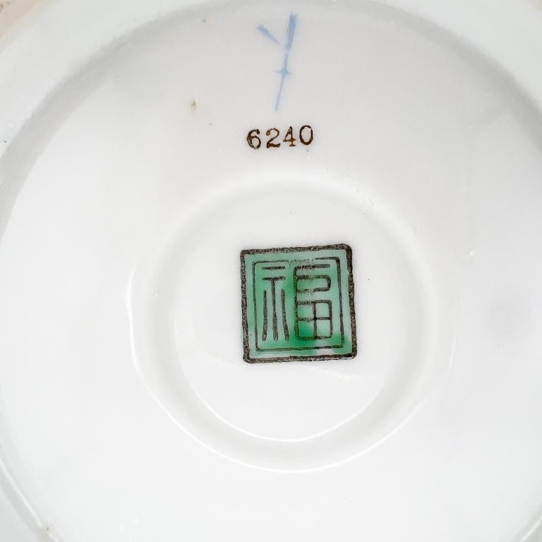 Large Antique Chinese Rose Medallion Bowl, Hand-Painted, Qing Dynasty Style For Sale 5