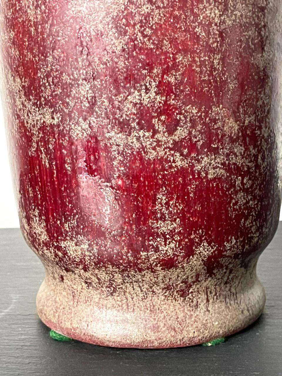 Große antike chinesische Sang-de-Boeuf LangYao Rote Vase im Angebot 1