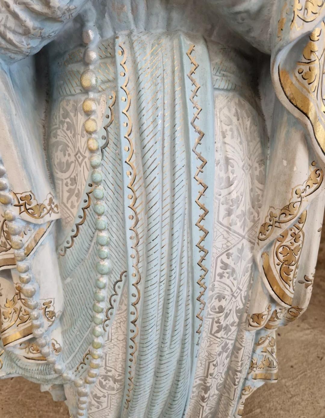 Grande statue d'église ancienne Marie de Lourdes en vente 3