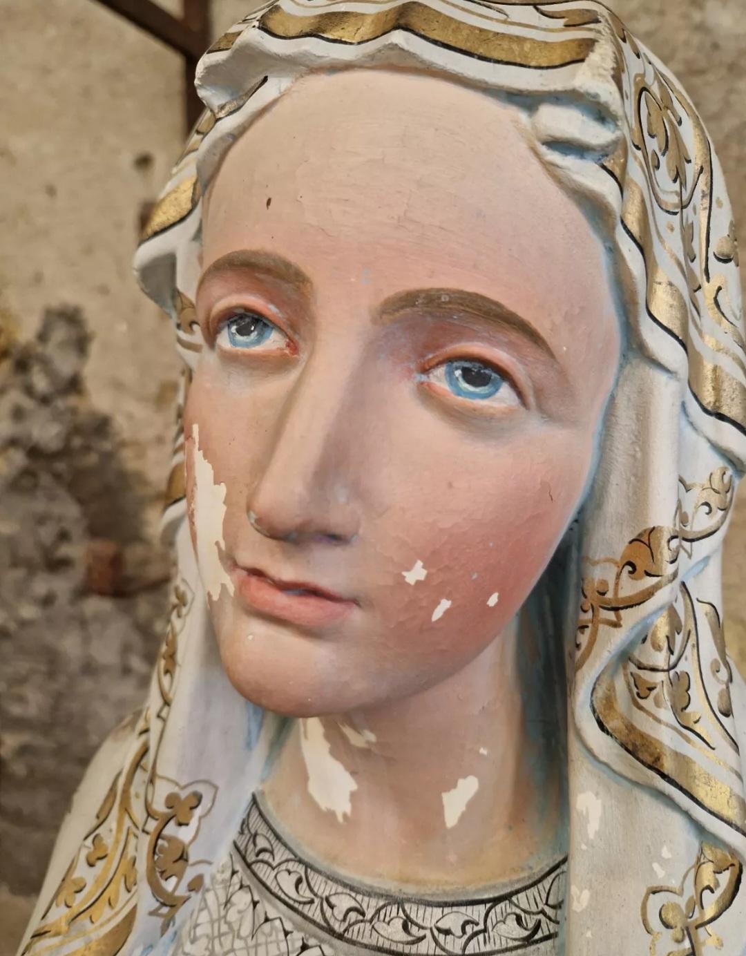 Néoclassique Grande statue d'église ancienne Marie de Lourdes en vente