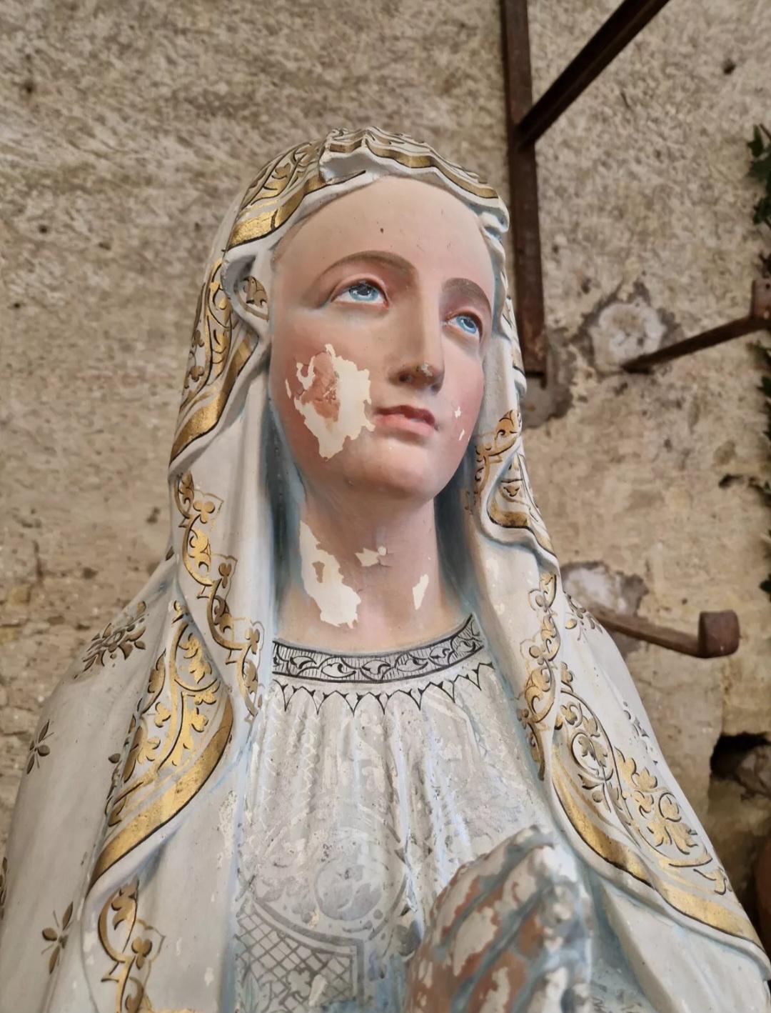 XIXe siècle Grande statue d'église ancienne Marie de Lourdes en vente