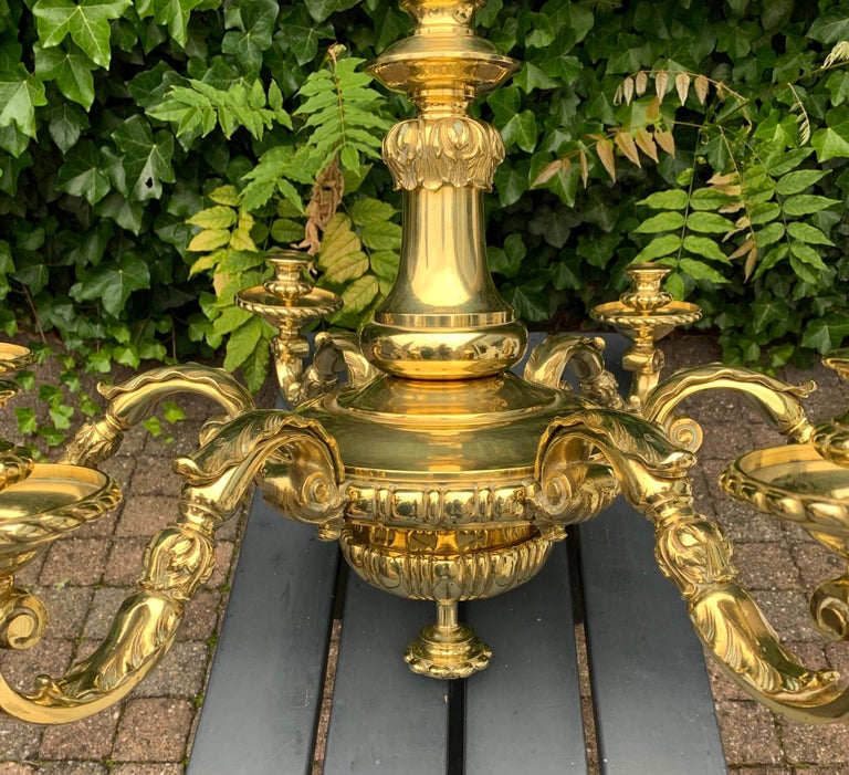 Große antike neoklassizistische 6armige Kerzenleuchter oder elektrischer Kronleuchter aus Gold und Bronze im Angebot bei 1stDibs Deutschland