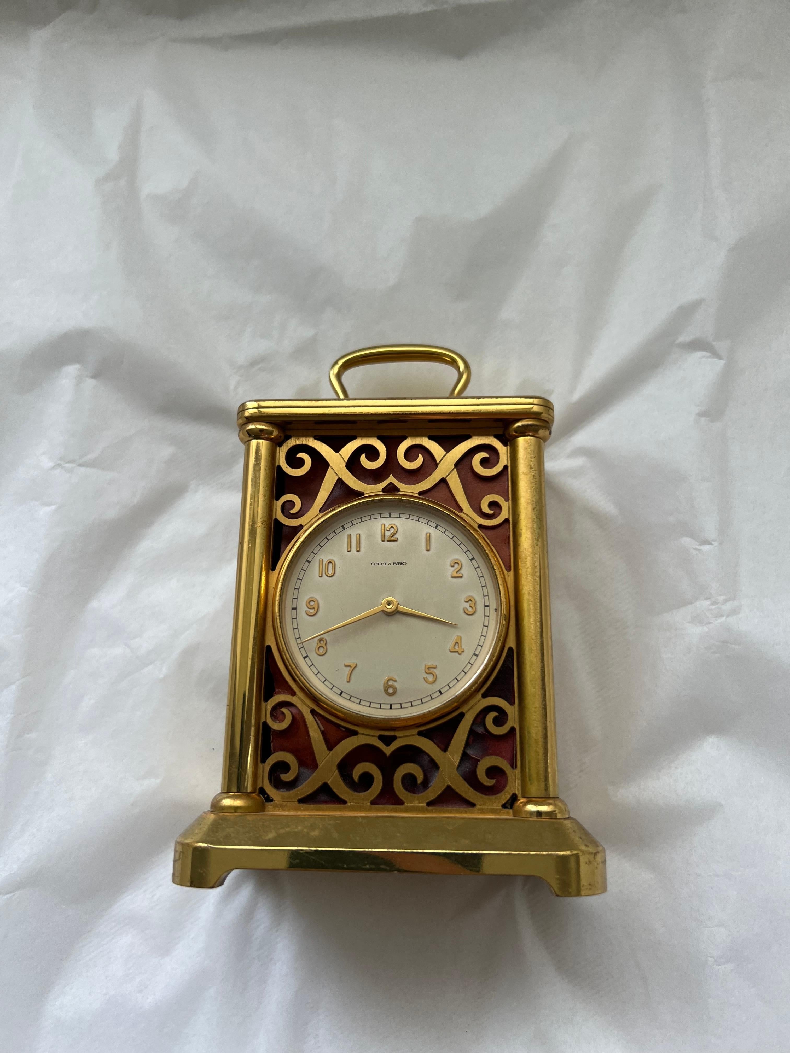 Large Antique Clock Gold Finish Galt Silverware Vintage Estate Decoration In Fair Condition For Sale In Oakton, VA