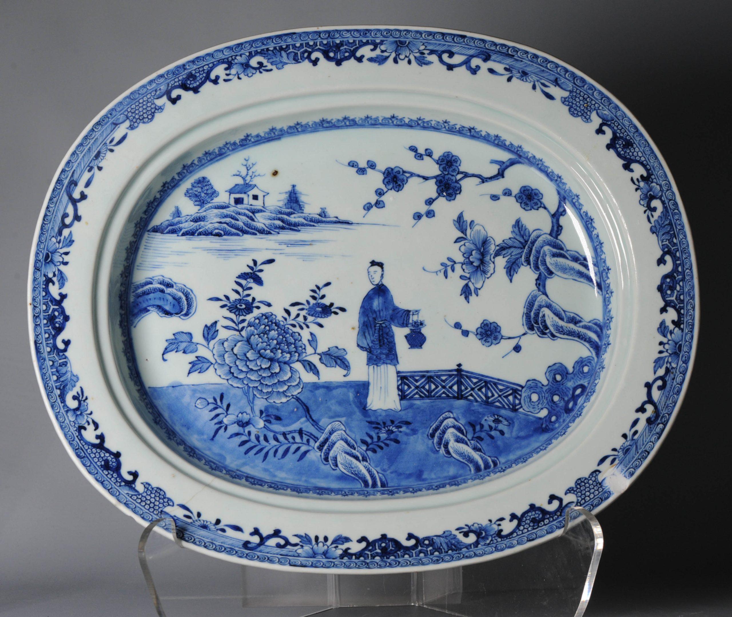 This piece as a hot water serving charger, 18th century, Qing period. We all know the hot water dishes but a piece of this size is unique in the history of our company. The idea is to pour hot water in the serving charger and then add the lid with