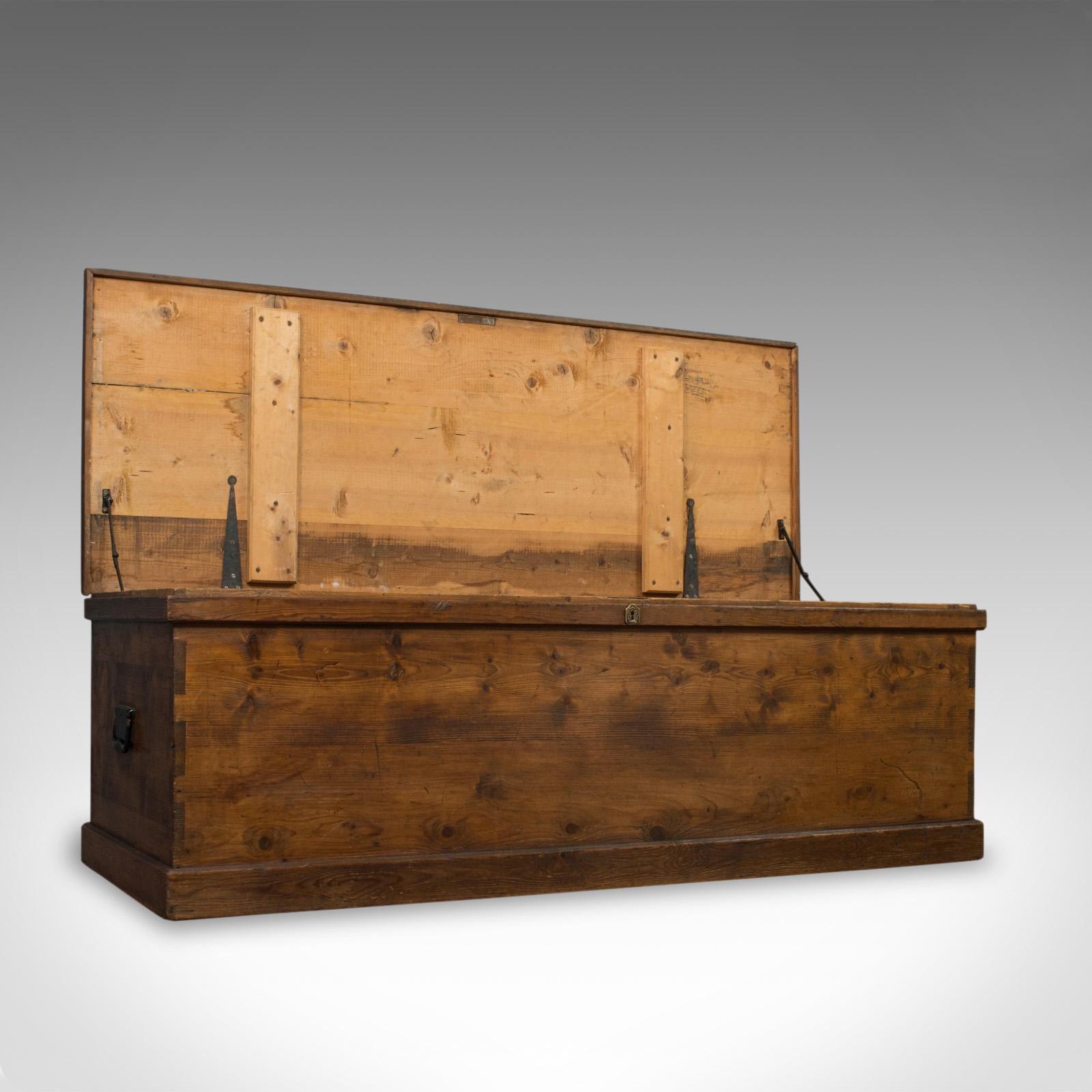 This is a large, antique coffer. An English, pine storage chest or trunk and dating to the Victorian period, circa 1880.

Antique coffer displays a desirable aged patina
Select pine with fine grain interest throughout
Good consistent colour with