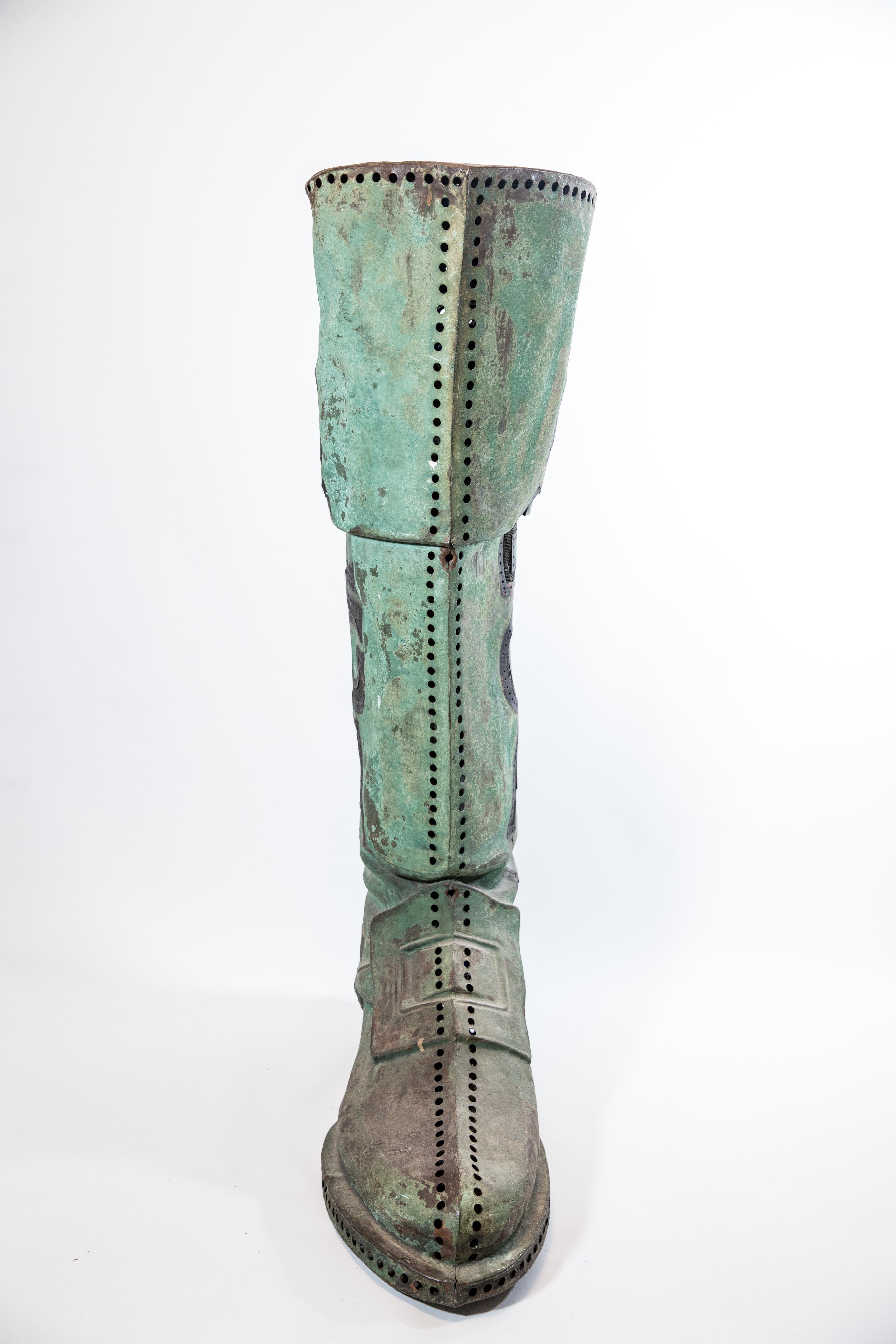 Large Antique Copper 3D Regal Boot Trade Sign In Distressed Condition In Kingston, NY