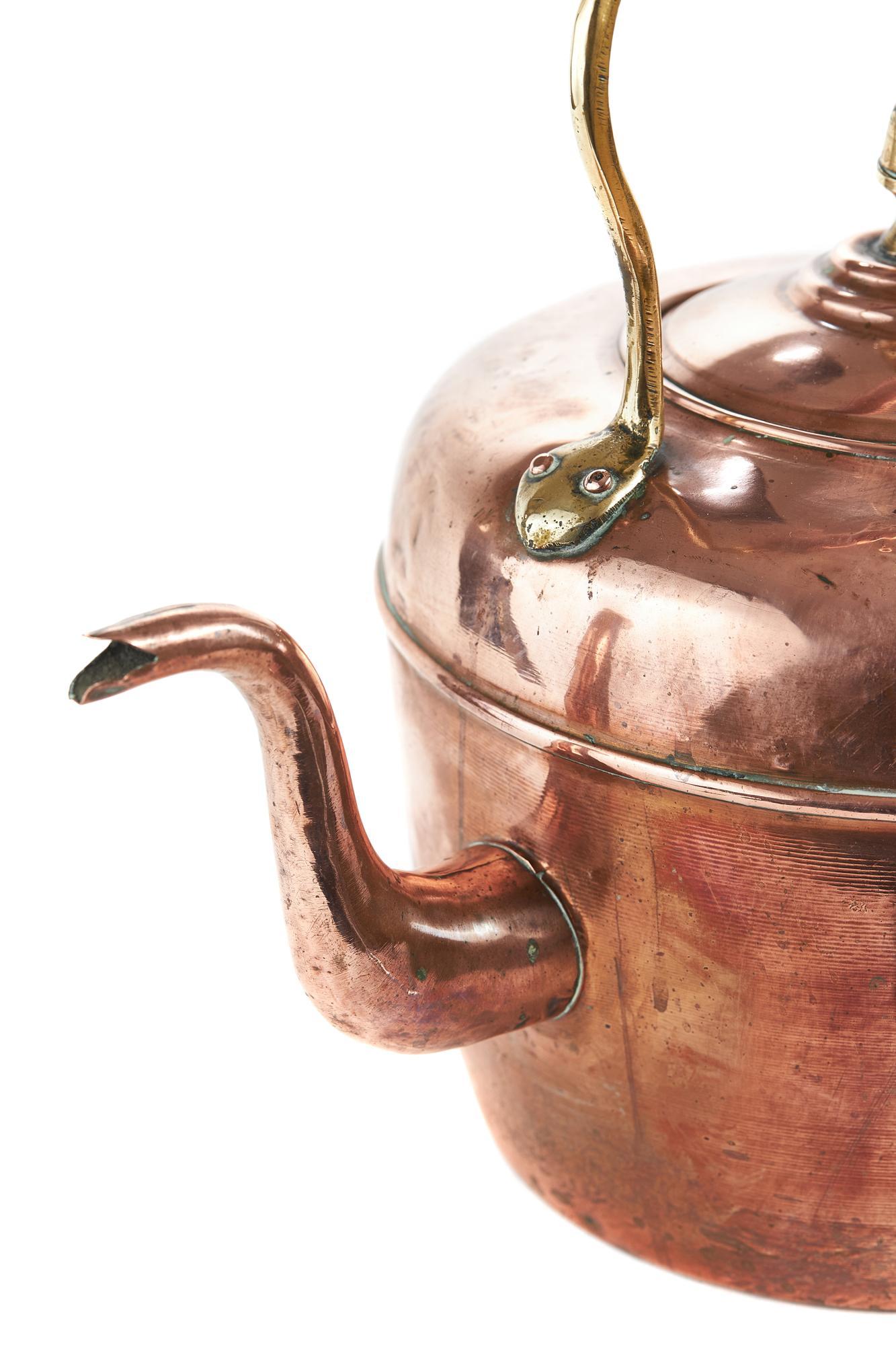 Large Antique Copper & Brass Kettle In Good Condition For Sale In Ipswich, GB