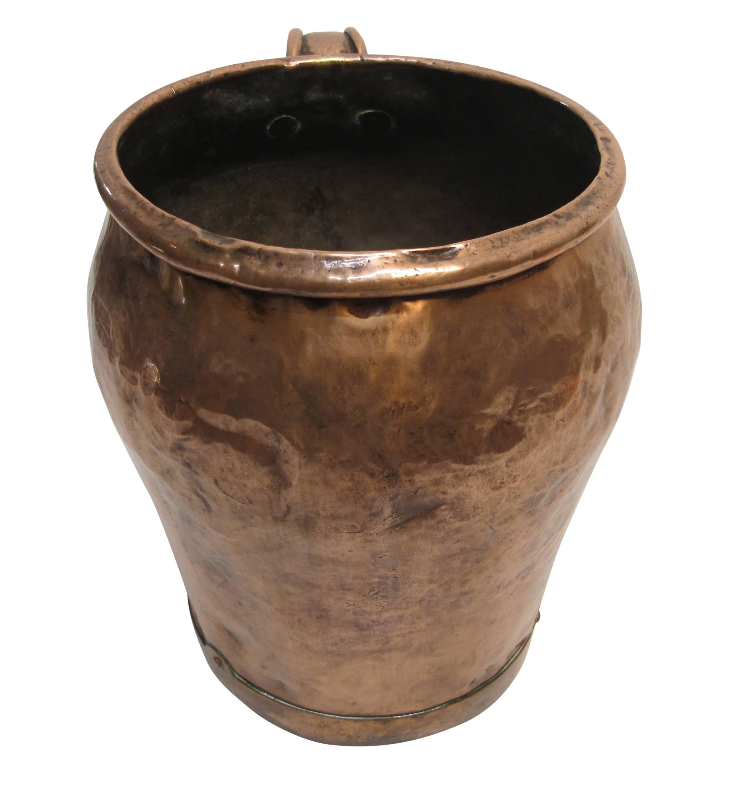 XVIIIe siècle Grande cruche ancienne en cuivre, continentale, 18ème siècle